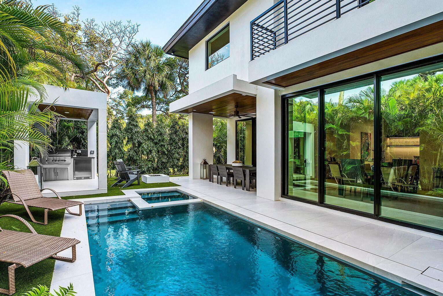 775 W Park Dr, Boca Raton FL 33432