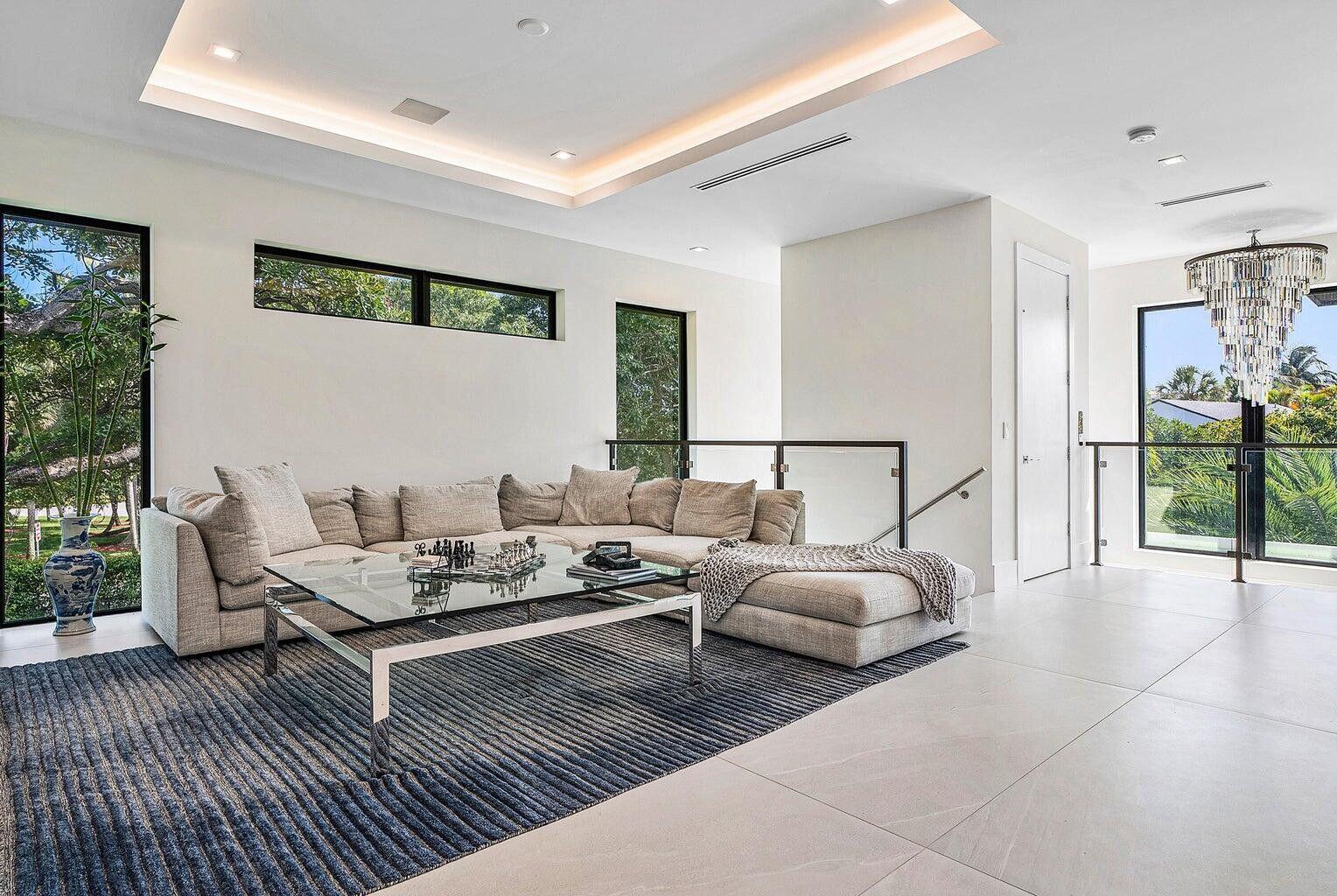 775 W Park Dr, Boca Raton FL 33432