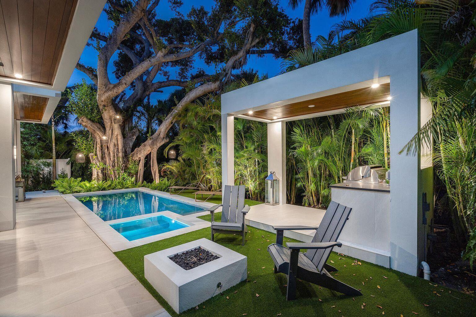 775 W Park Dr, Boca Raton FL 33432