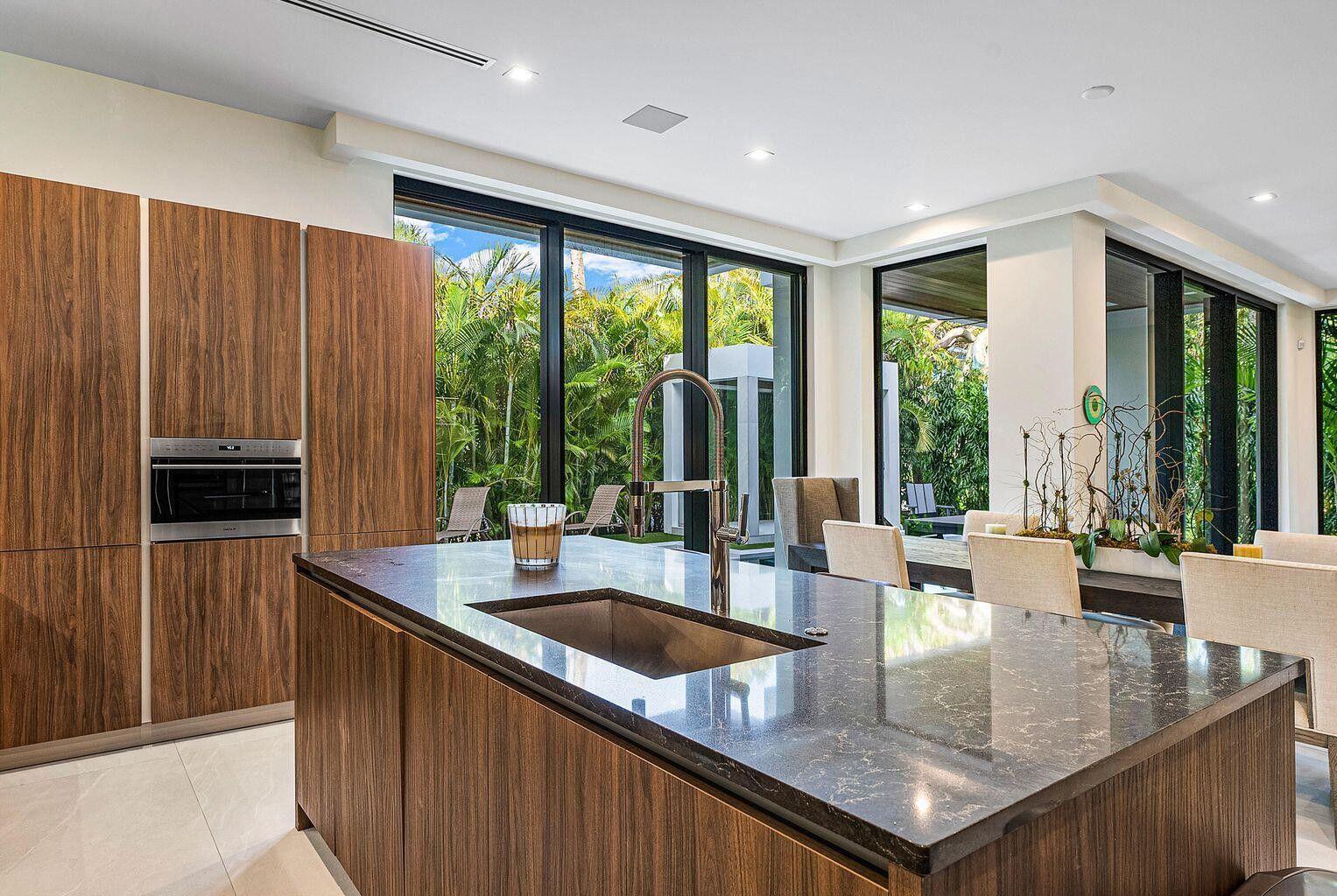 775 W Park Dr, Boca Raton FL 33432