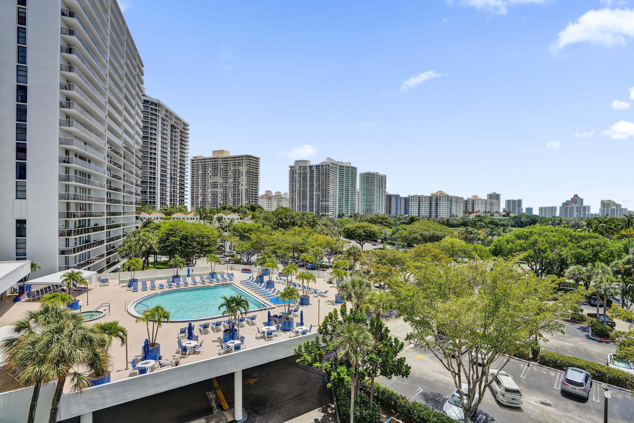 3701 N Country Club #605, Aventura FL 33180
