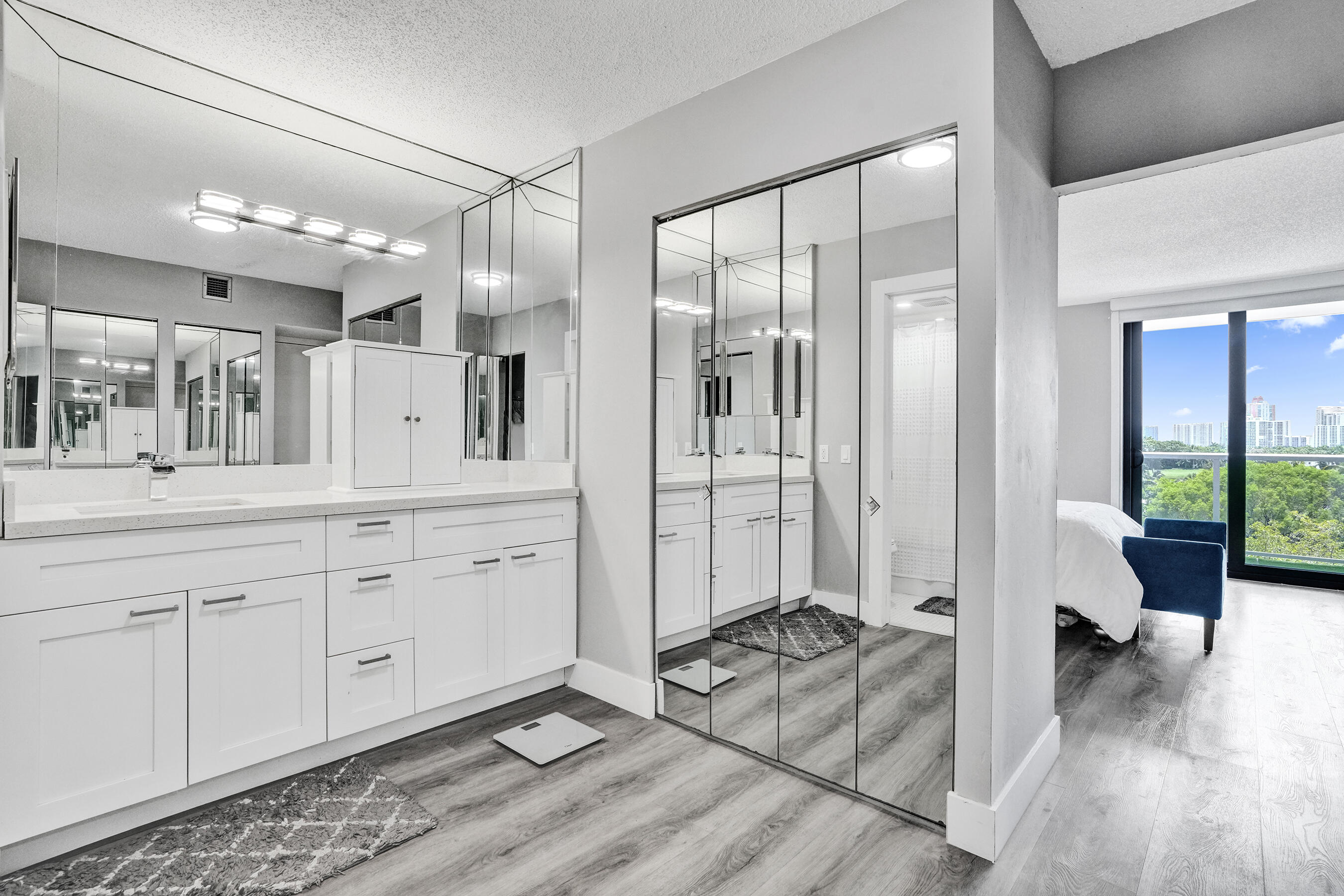3701 N Country Club #605, Aventura FL 33180