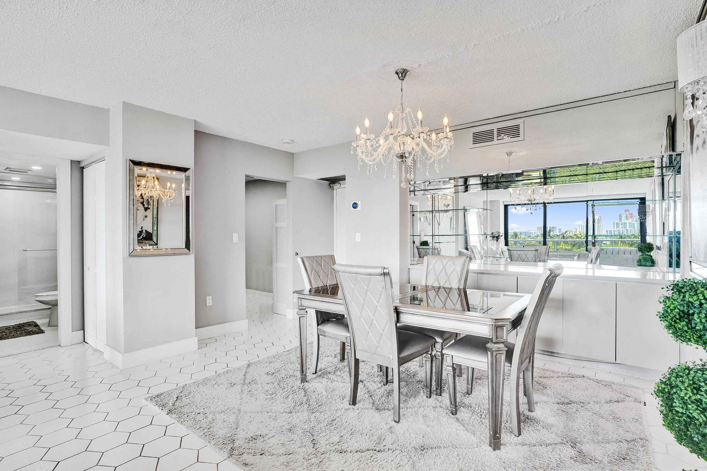 3701 N Country Club #605, Aventura FL 33180