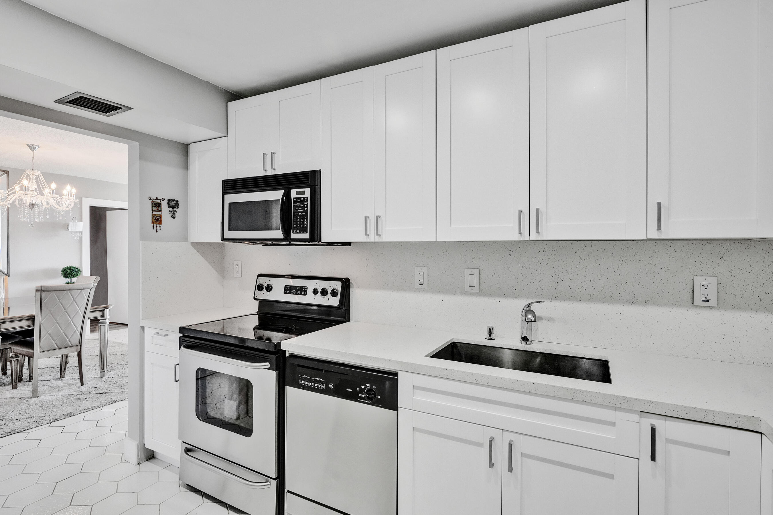 3701 N Country Club #605, Aventura FL 33180