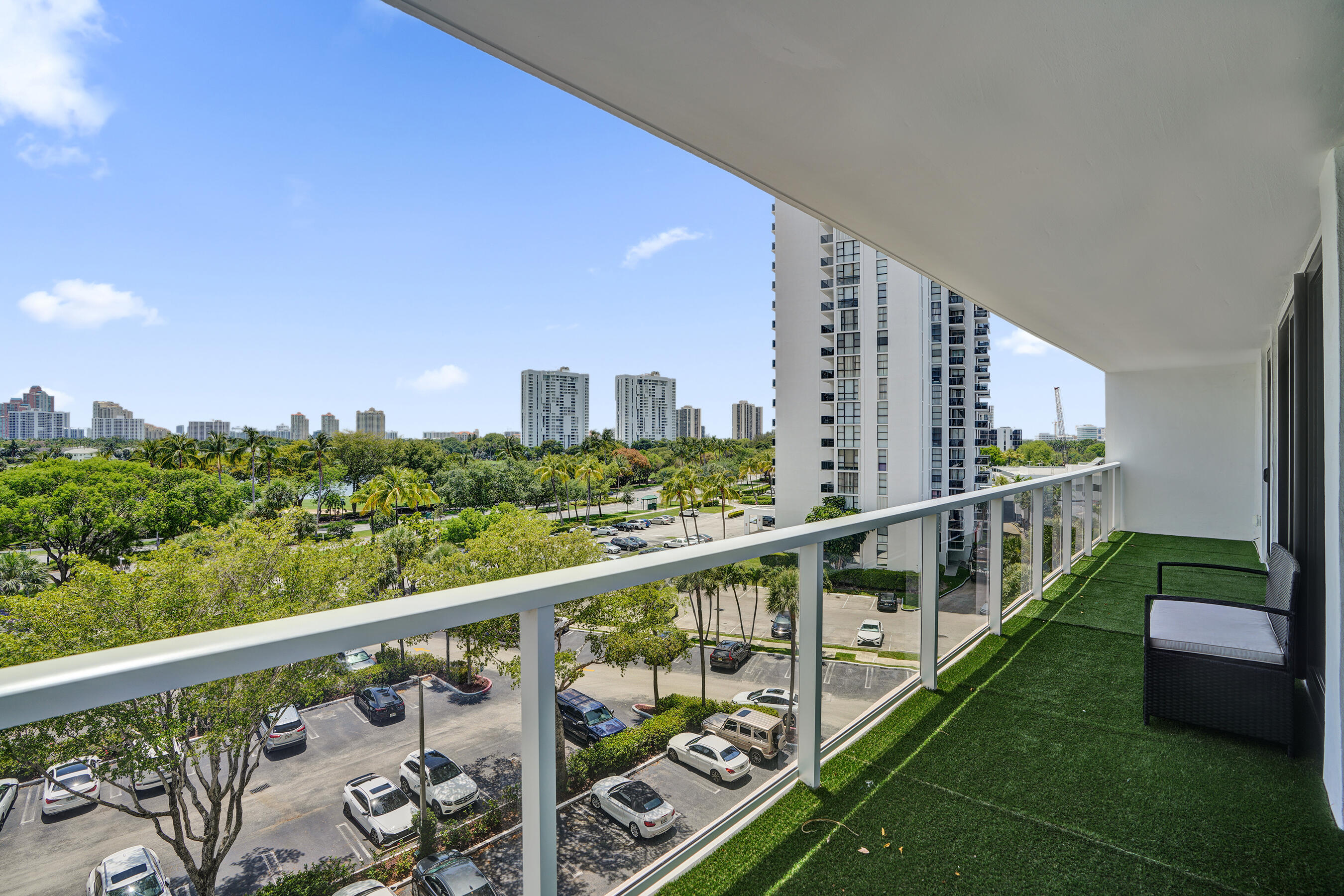 3701 N Country Club #605, Aventura FL 33180