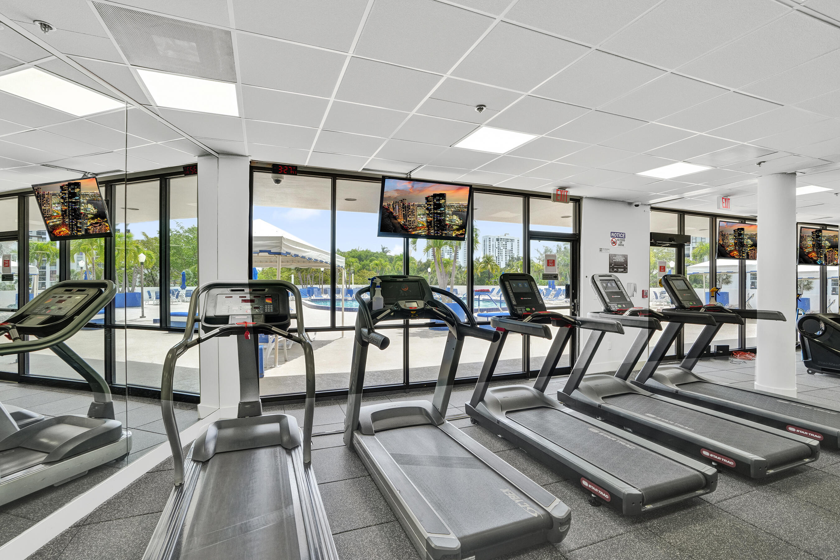 3701 N Country Club #605, Aventura FL 33180