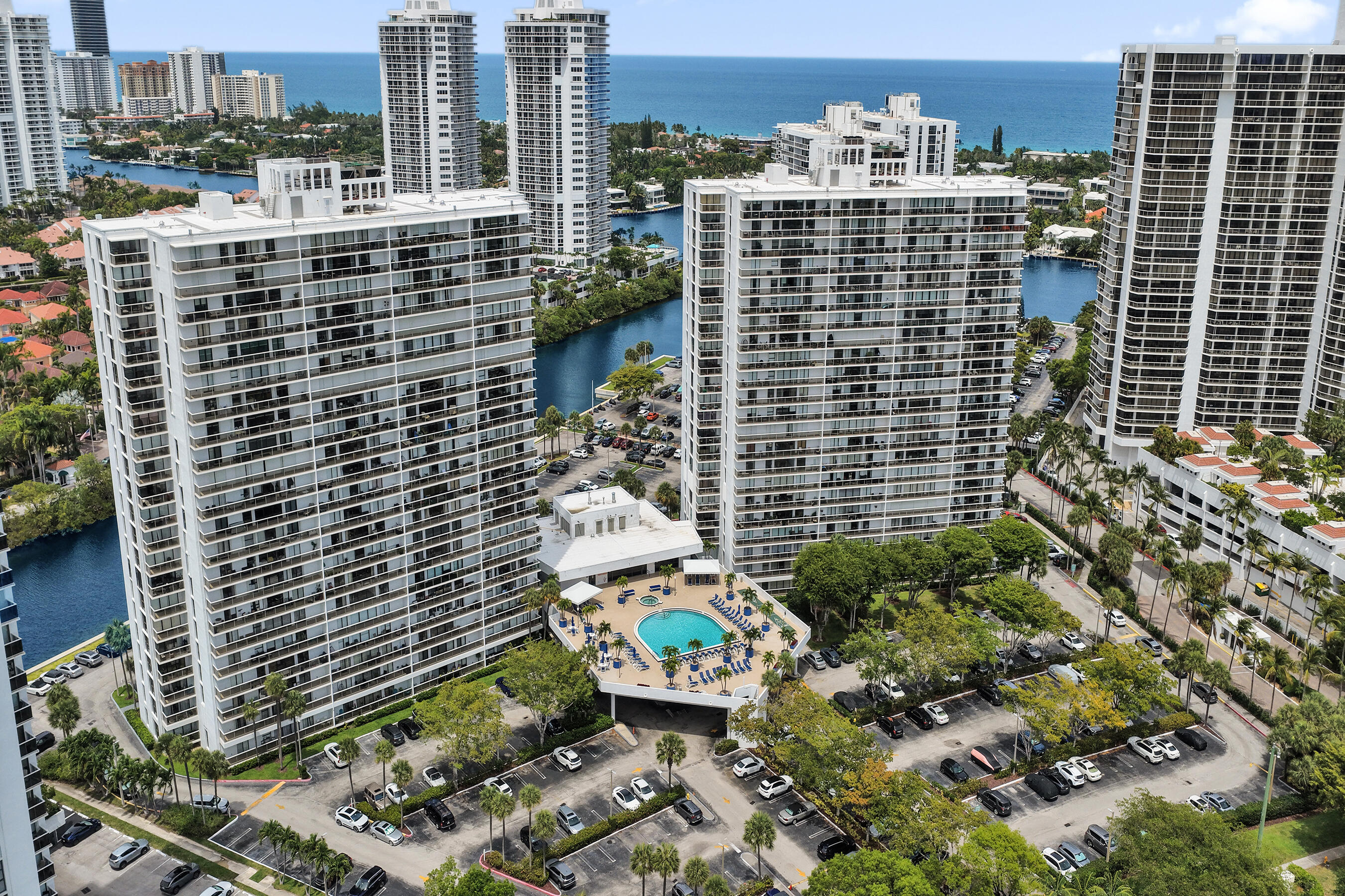 3701 N Country Club #605, Aventura FL 33180
