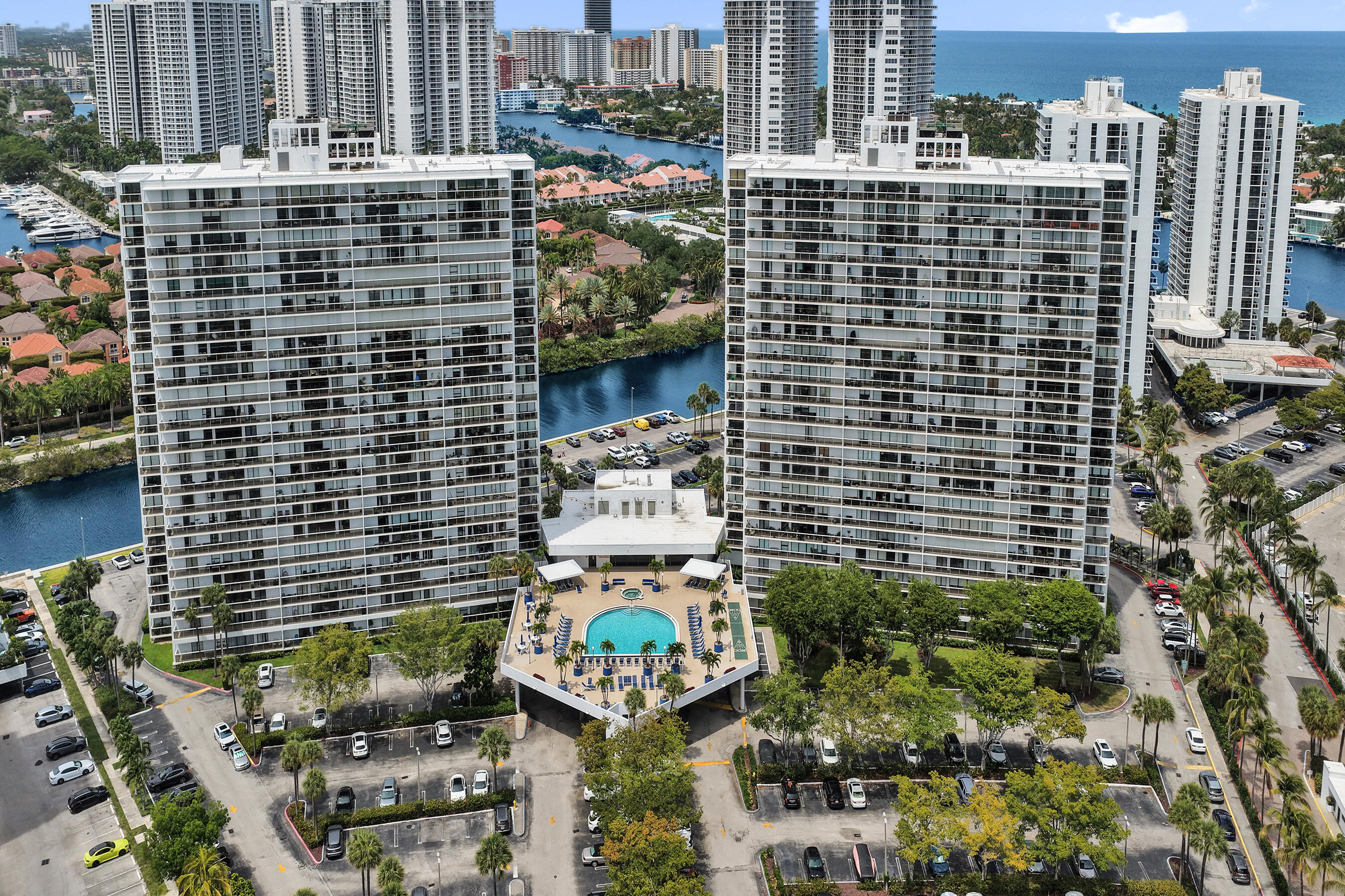 3701 N Country Club #605, Aventura FL 33180