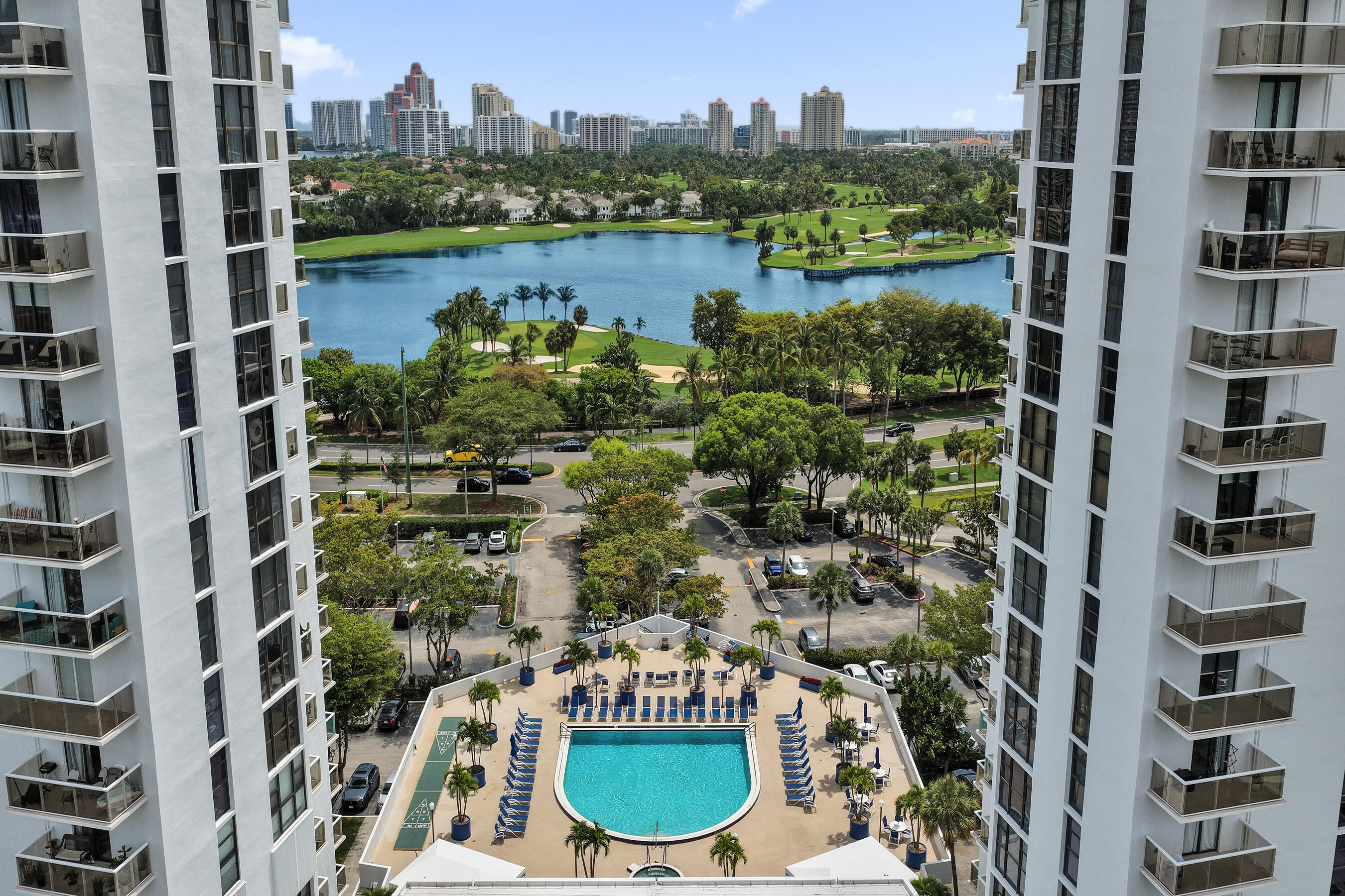 3701 N Country Club #605, Aventura FL 33180