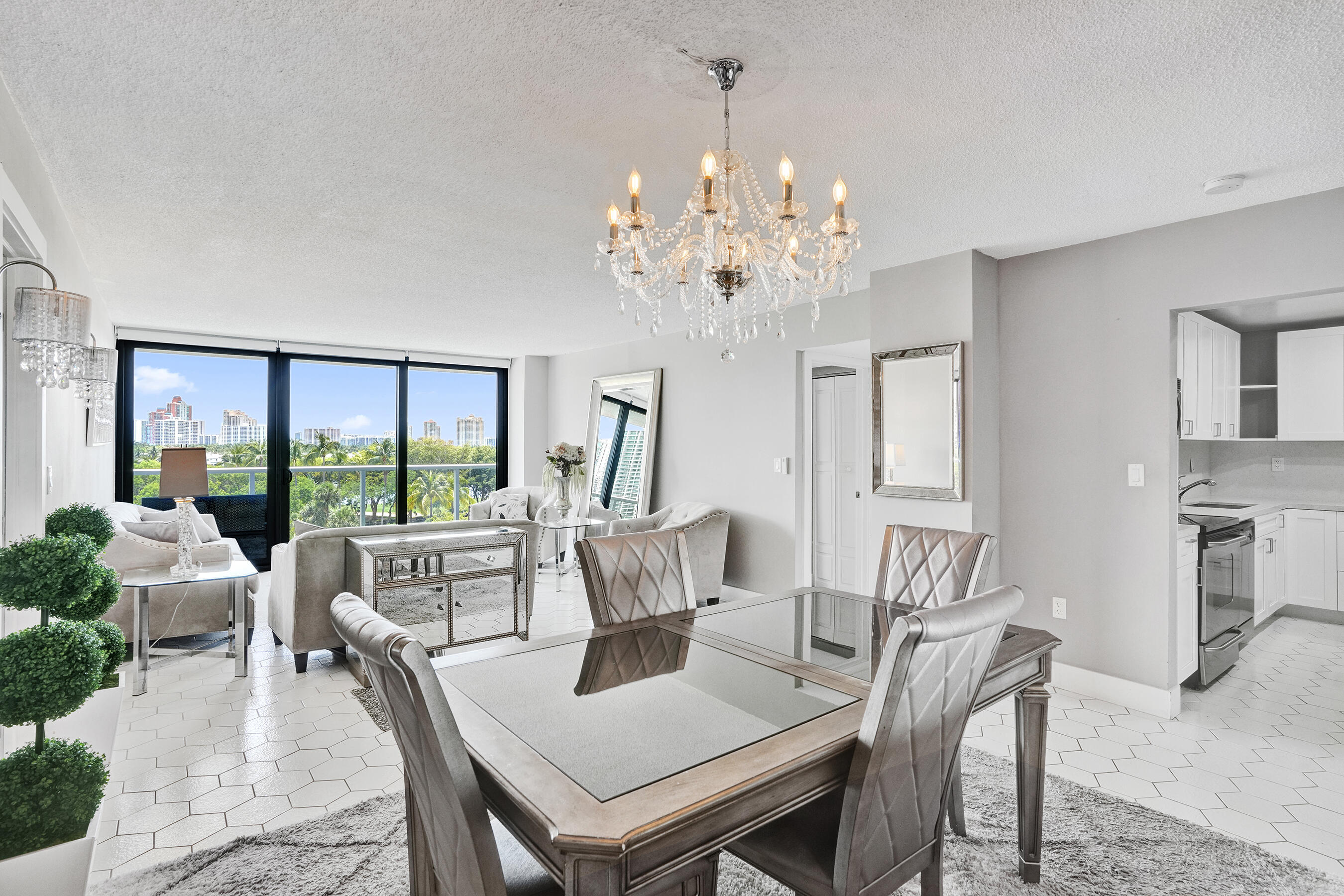 3701 N Country Club #605, Aventura FL 33180