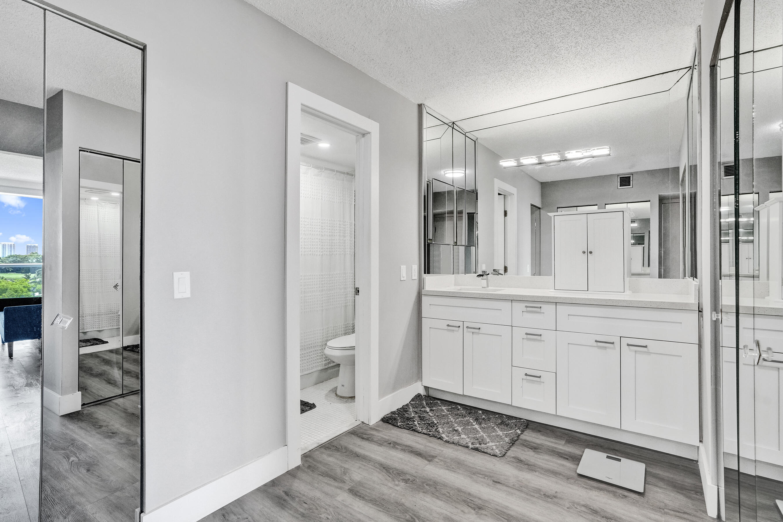 3701 N Country Club #605, Aventura FL 33180