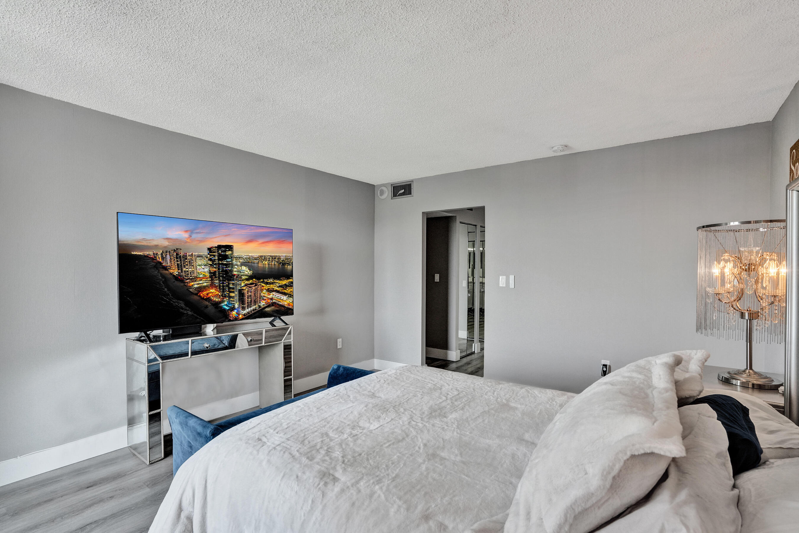 3701 N Country Club #605, Aventura FL 33180