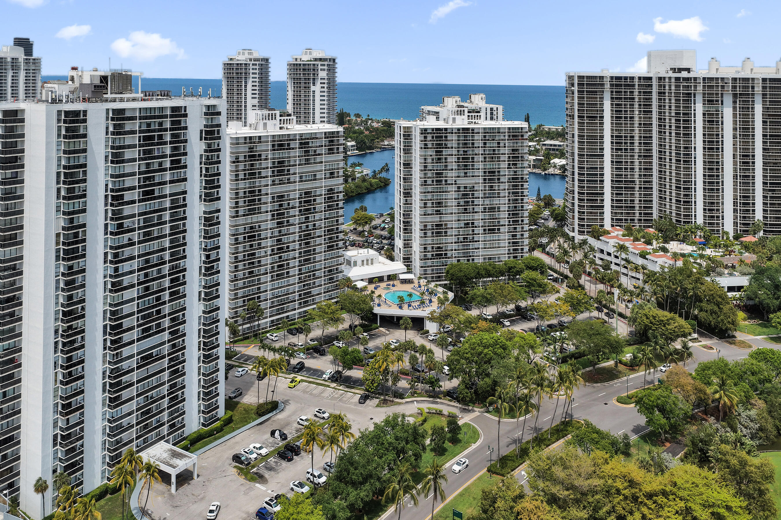 3701 N Country Club #605, Aventura FL 33180