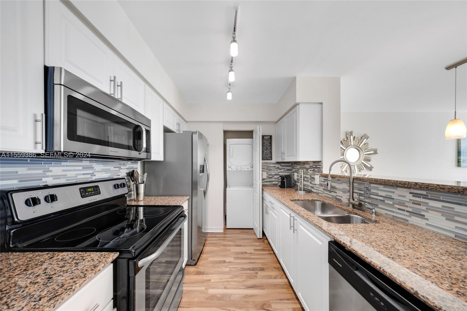 1155 Brickell Bay #2207, Miami FL 33131