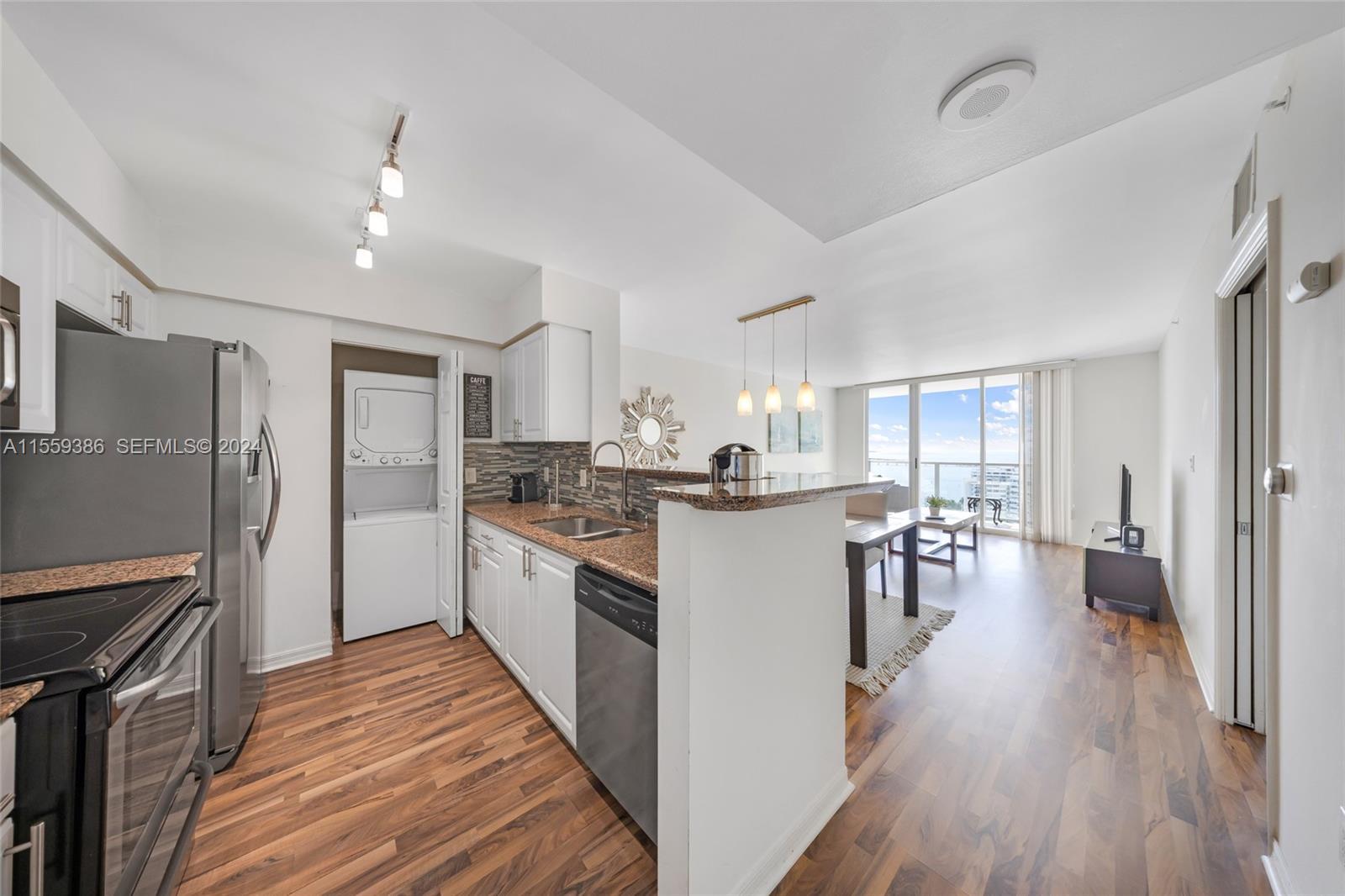 1155 Brickell Bay #2207, Miami FL 33131