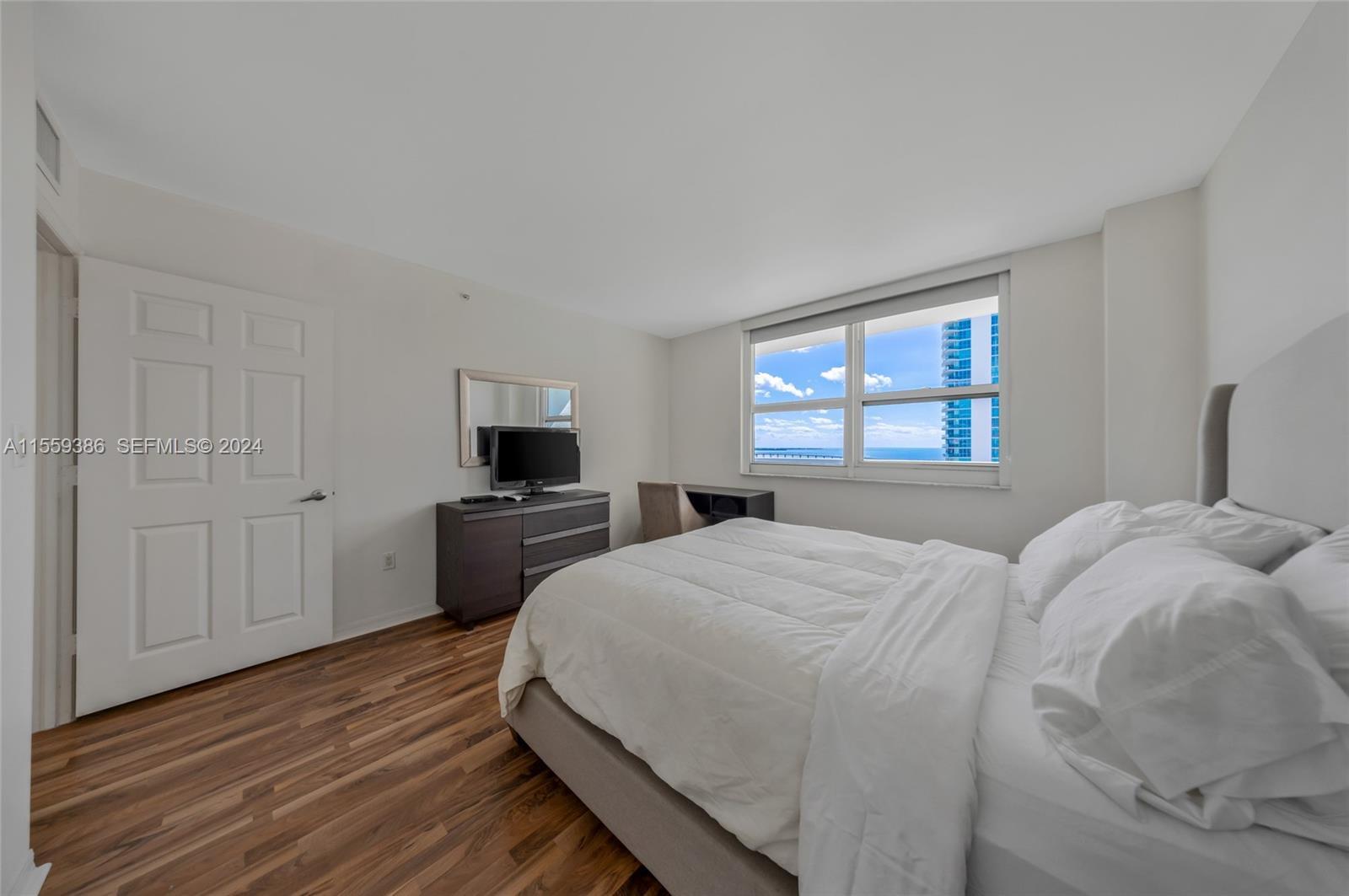 1155 Brickell Bay #2207, Miami FL 33131