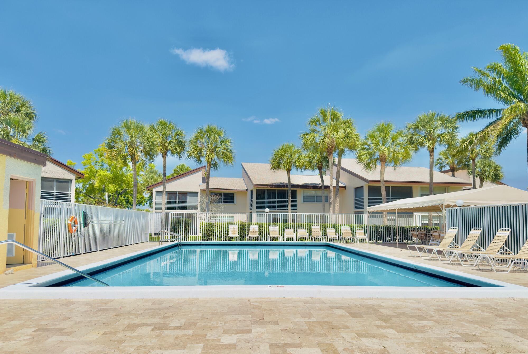 8765 Azalea #204, Tamarac FL 33321