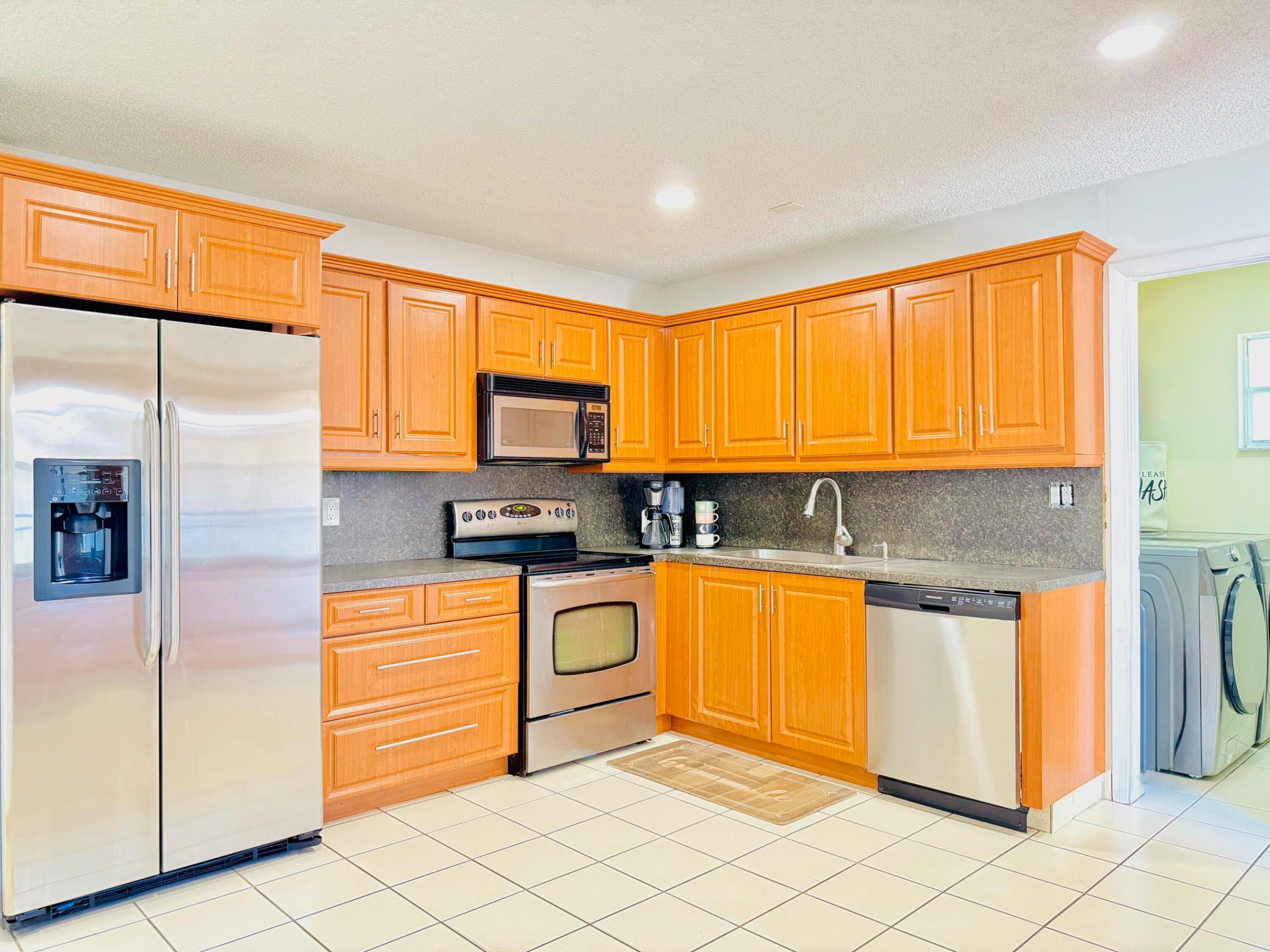 8765 Azalea #204, Tamarac FL 33321