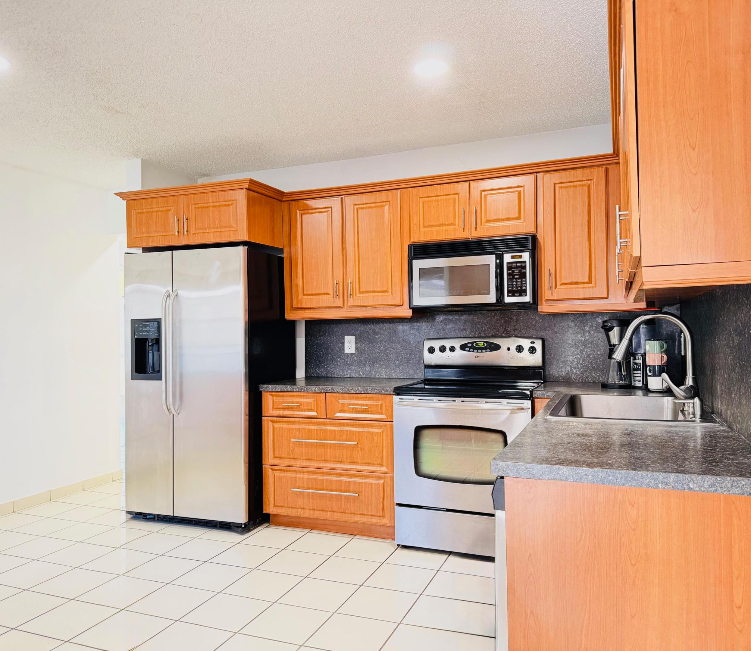 8765 Azalea #204, Tamarac FL 33321