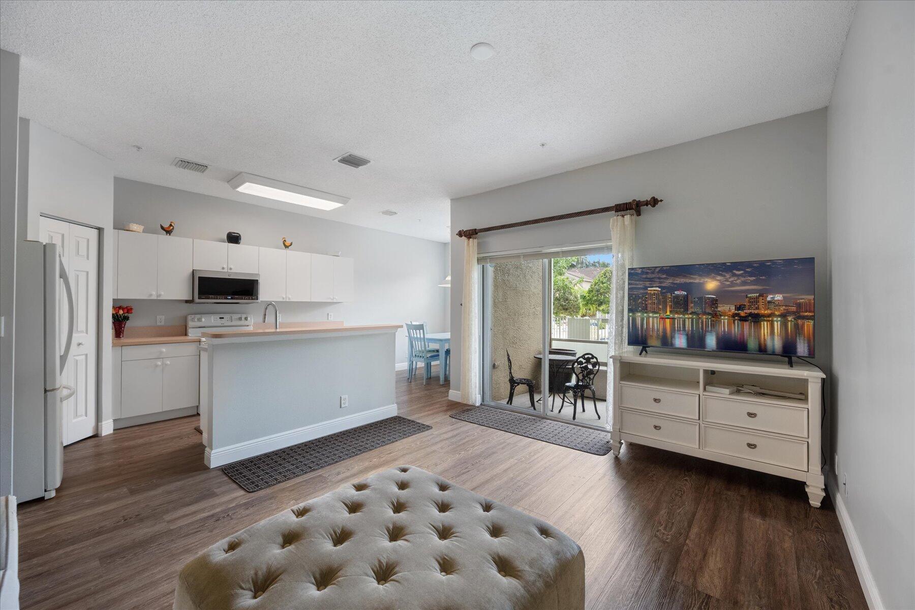 112 Lighthouse #G, Tequesta FL 33469