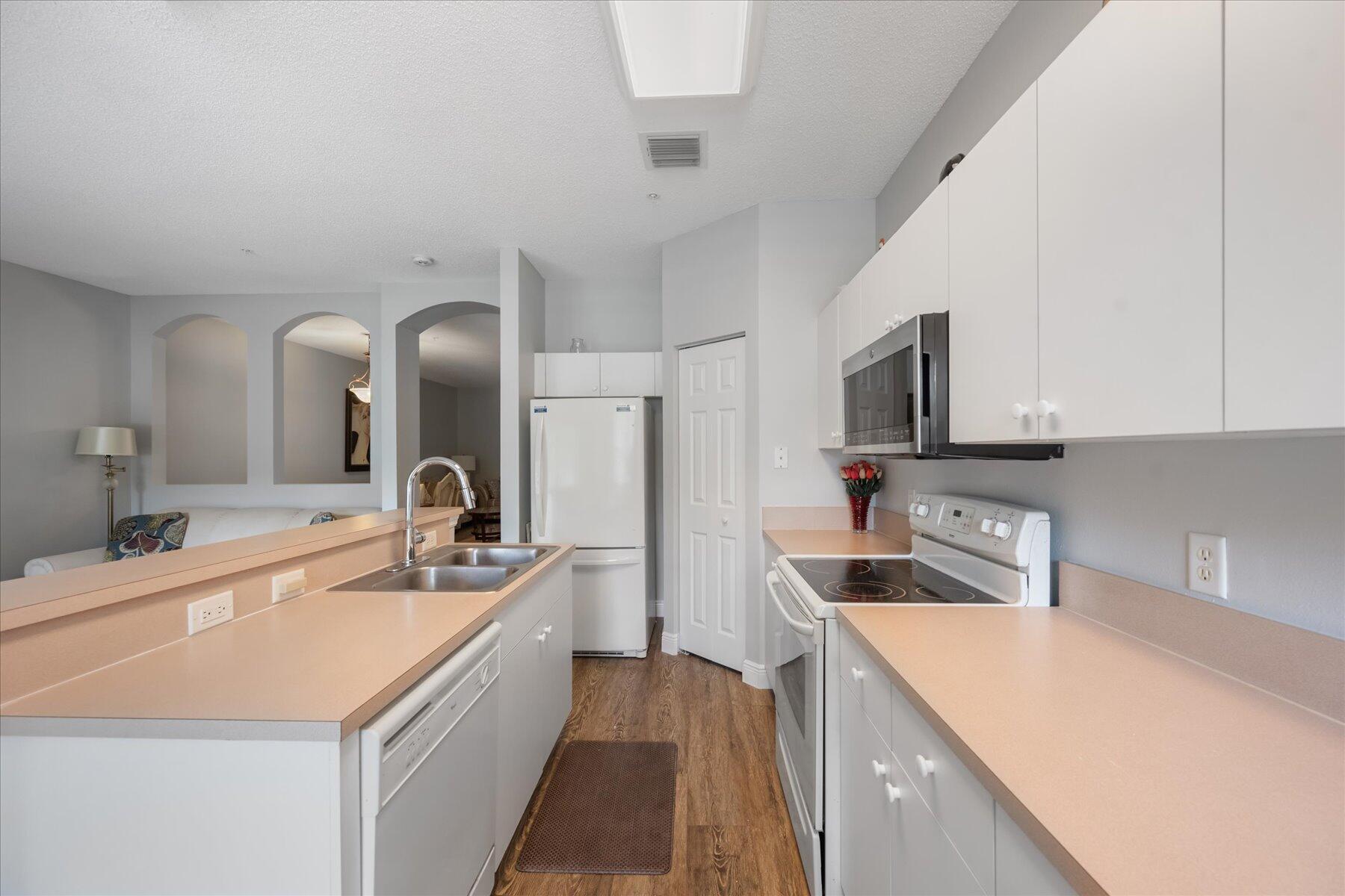 112 Lighthouse #G, Tequesta FL 33469