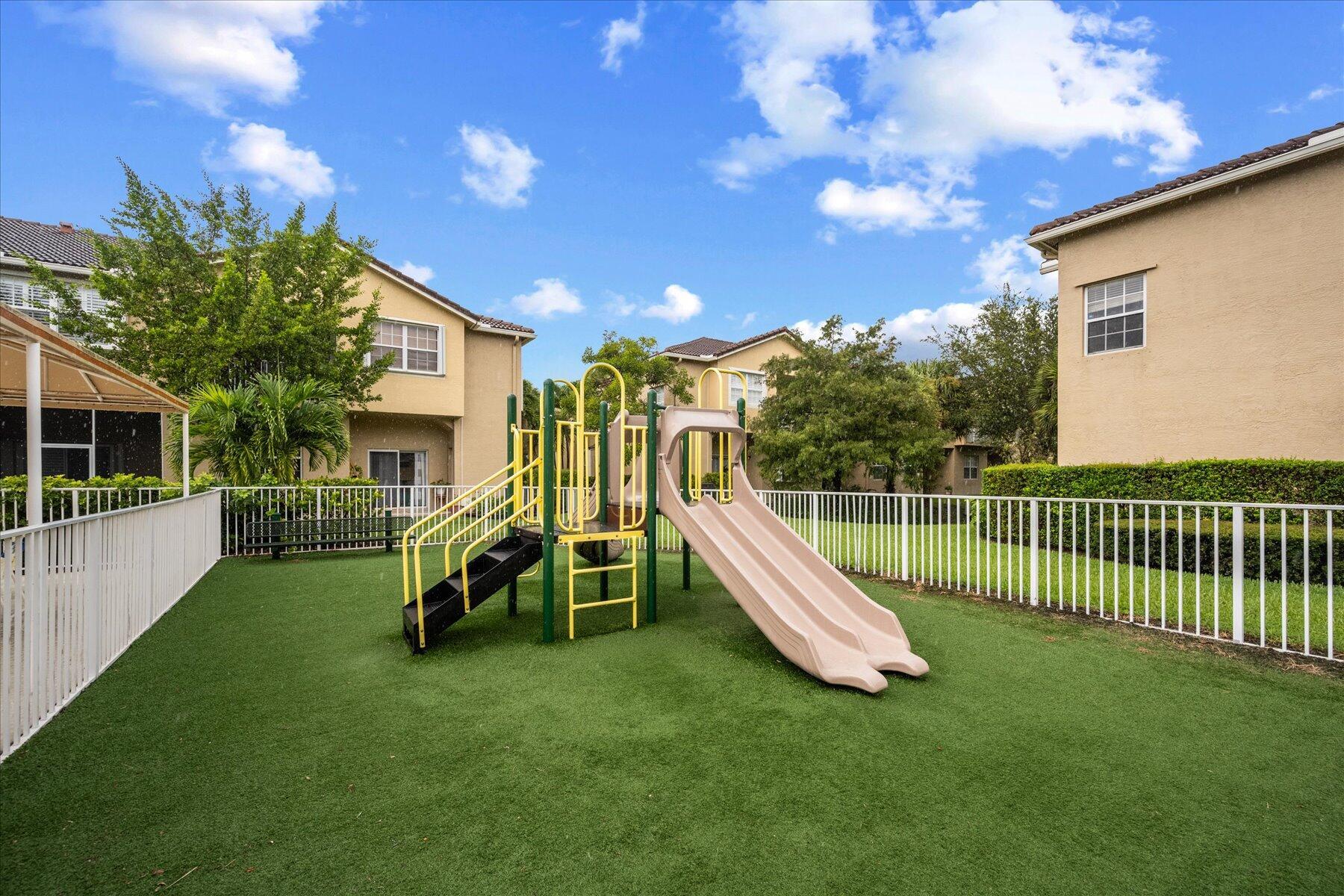 112 Lighthouse #G, Tequesta FL 33469