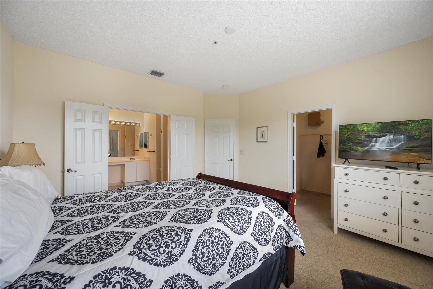 112 Lighthouse #G, Tequesta FL 33469