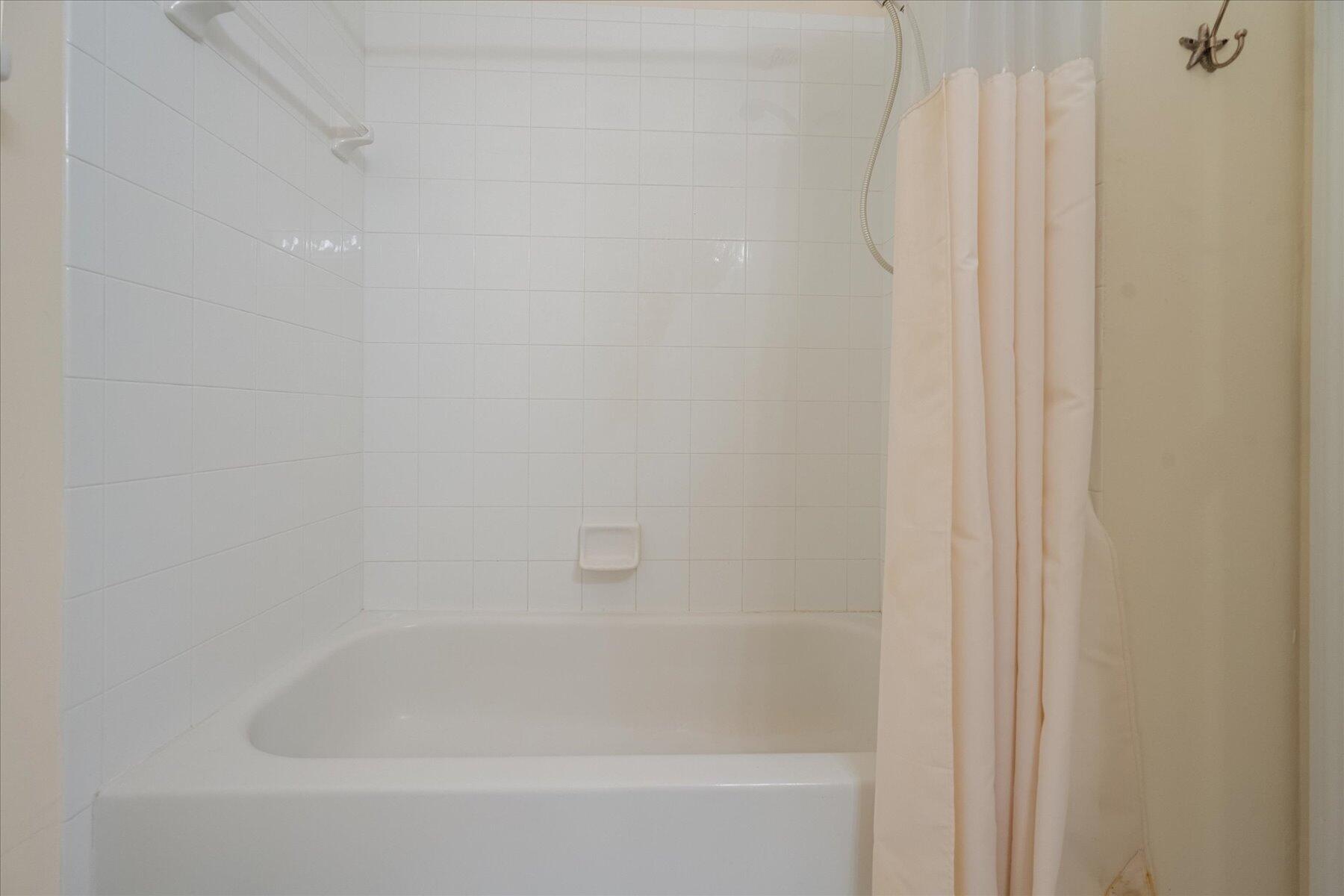 112 Lighthouse #G, Tequesta FL 33469