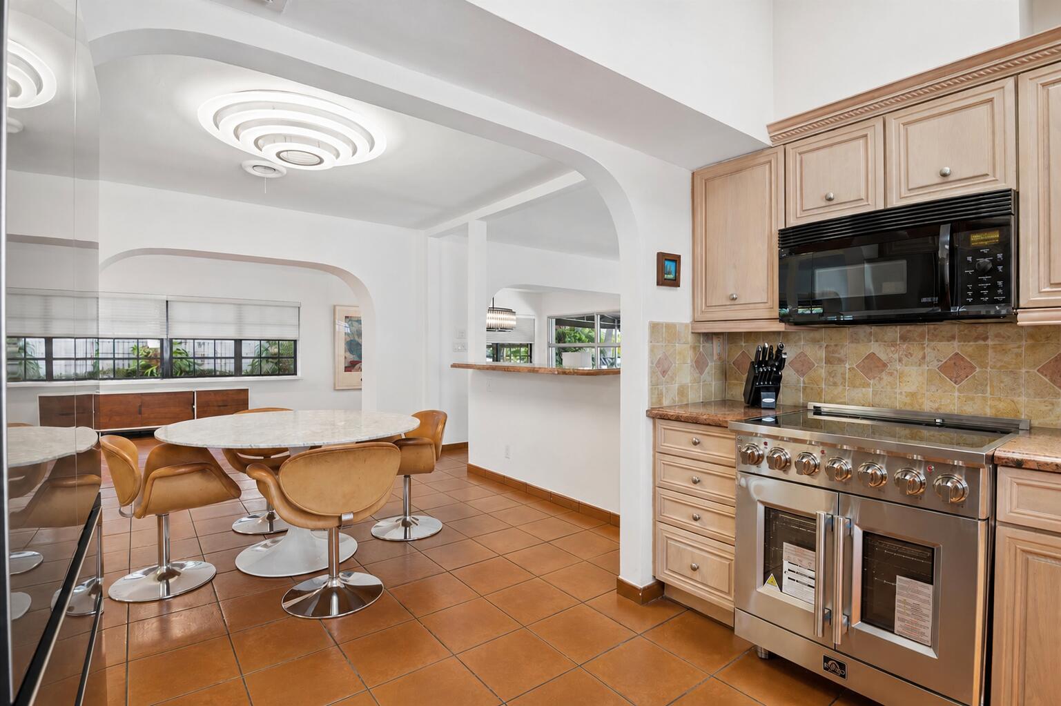 325 Coconut Isle, Fort Lauderdale FL 33301
