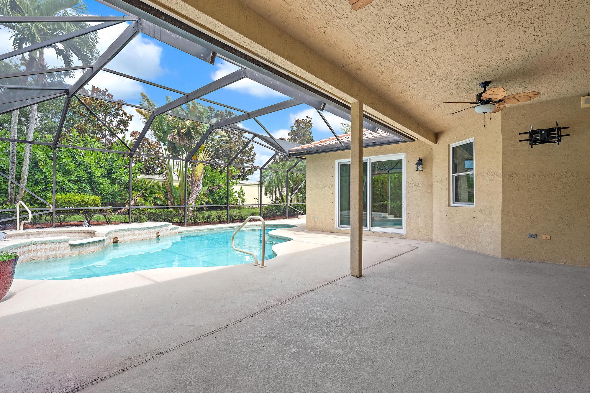 1493 Stonehaven Estates, West Palm Beach FL 33411