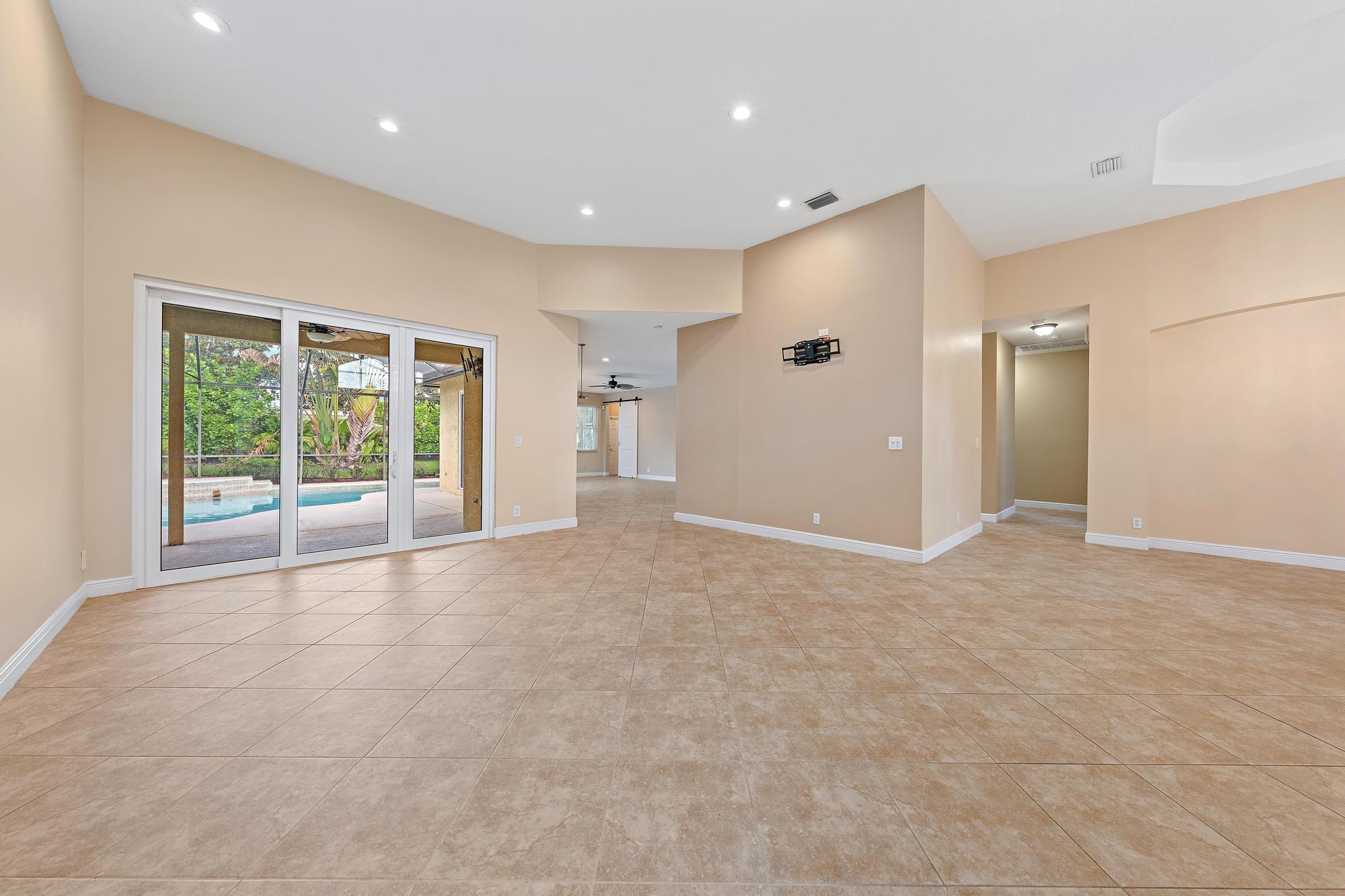 1493 Stonehaven Estates, West Palm Beach FL 33411