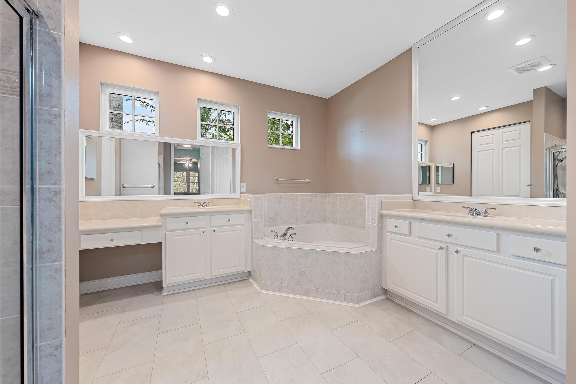 1493 Stonehaven Estates, West Palm Beach FL 33411