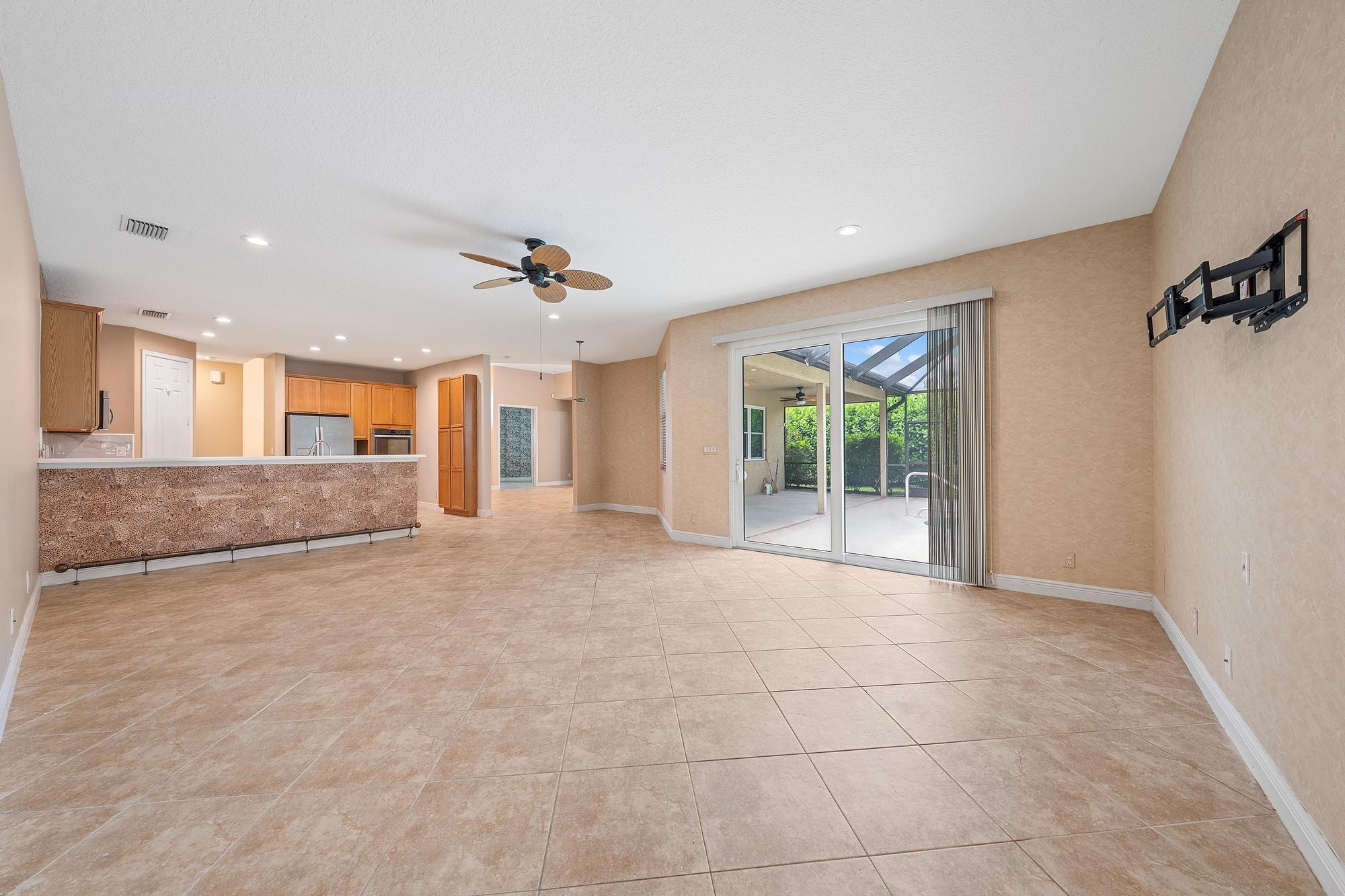 1493 Stonehaven Estates, West Palm Beach FL 33411
