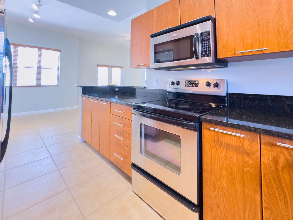 2313 Vintage, Lighthouse Point FL 33064