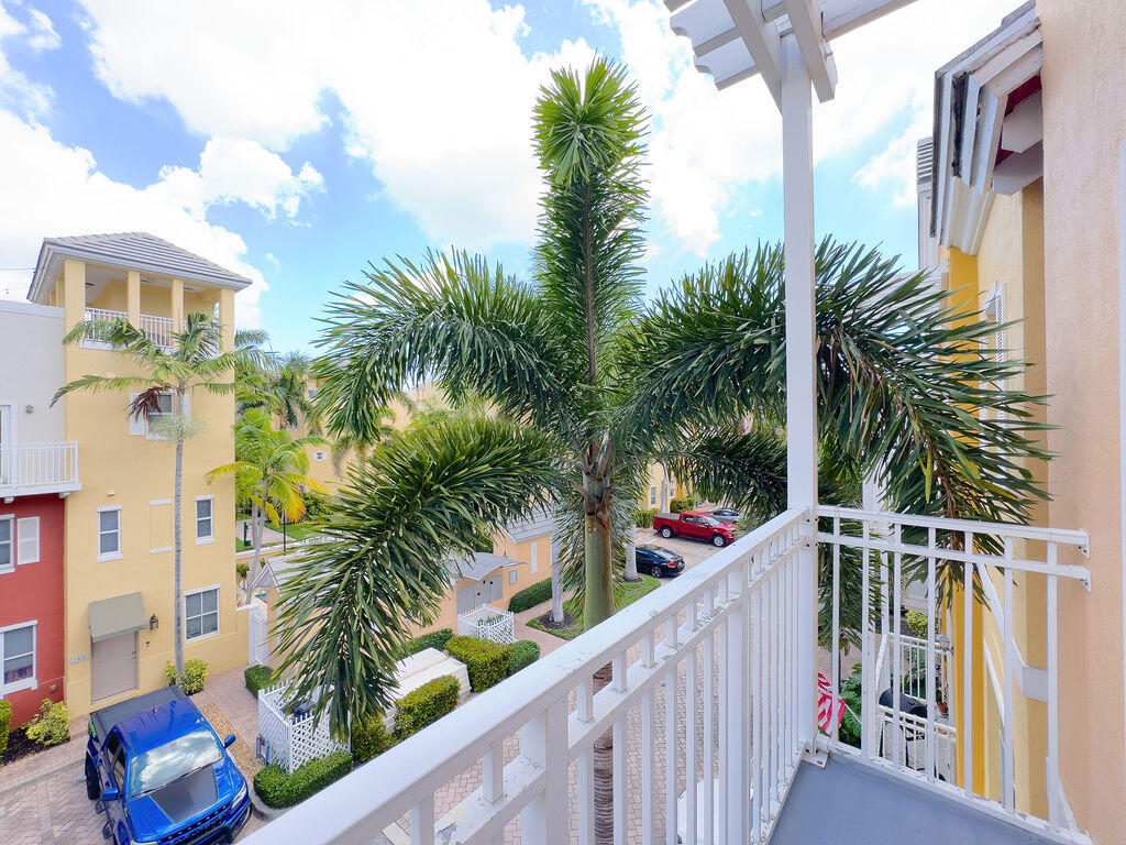 2313 Vintage, Lighthouse Point FL 33064