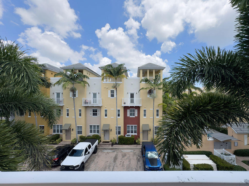 2313 Vintage, Lighthouse Point FL 33064