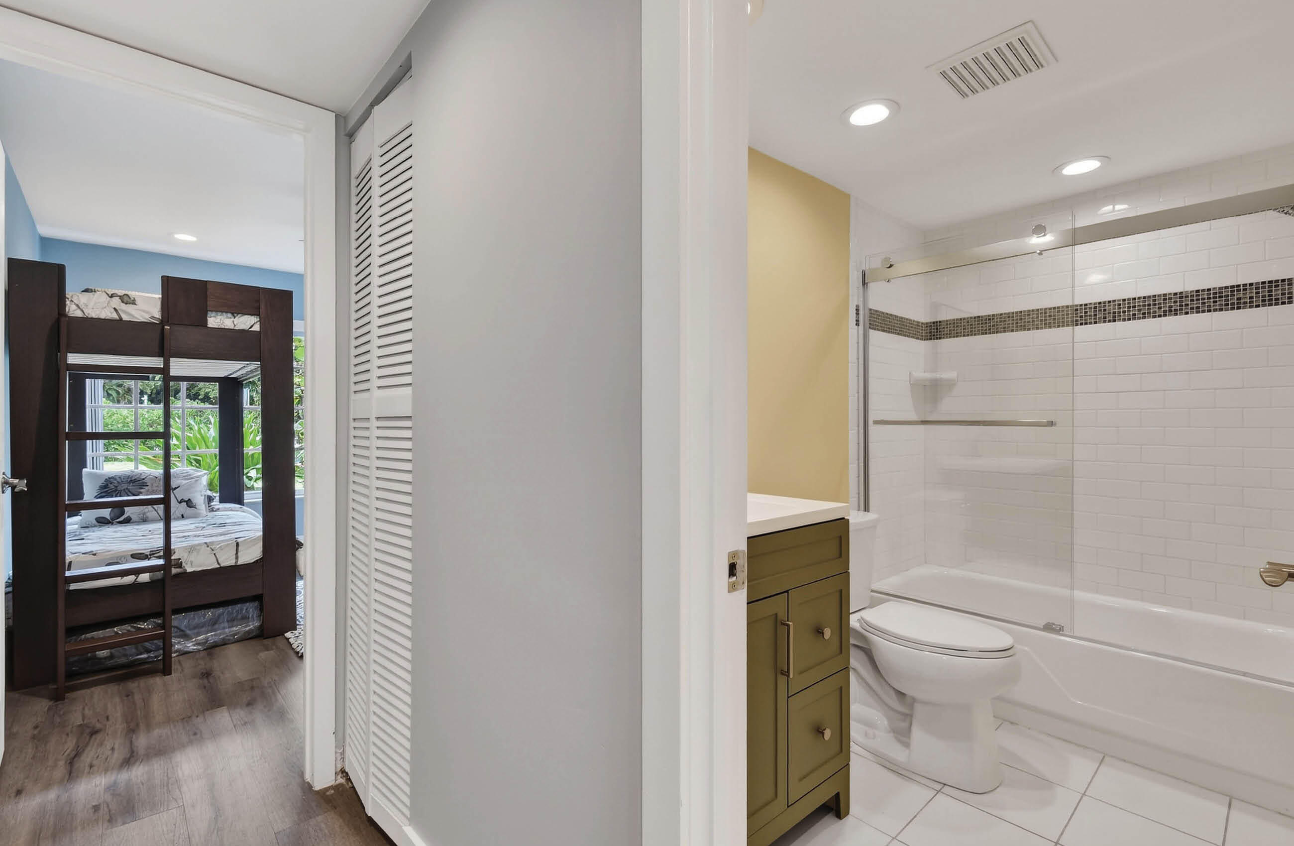 11521 Landing #E1, North Palm Beach FL 33408