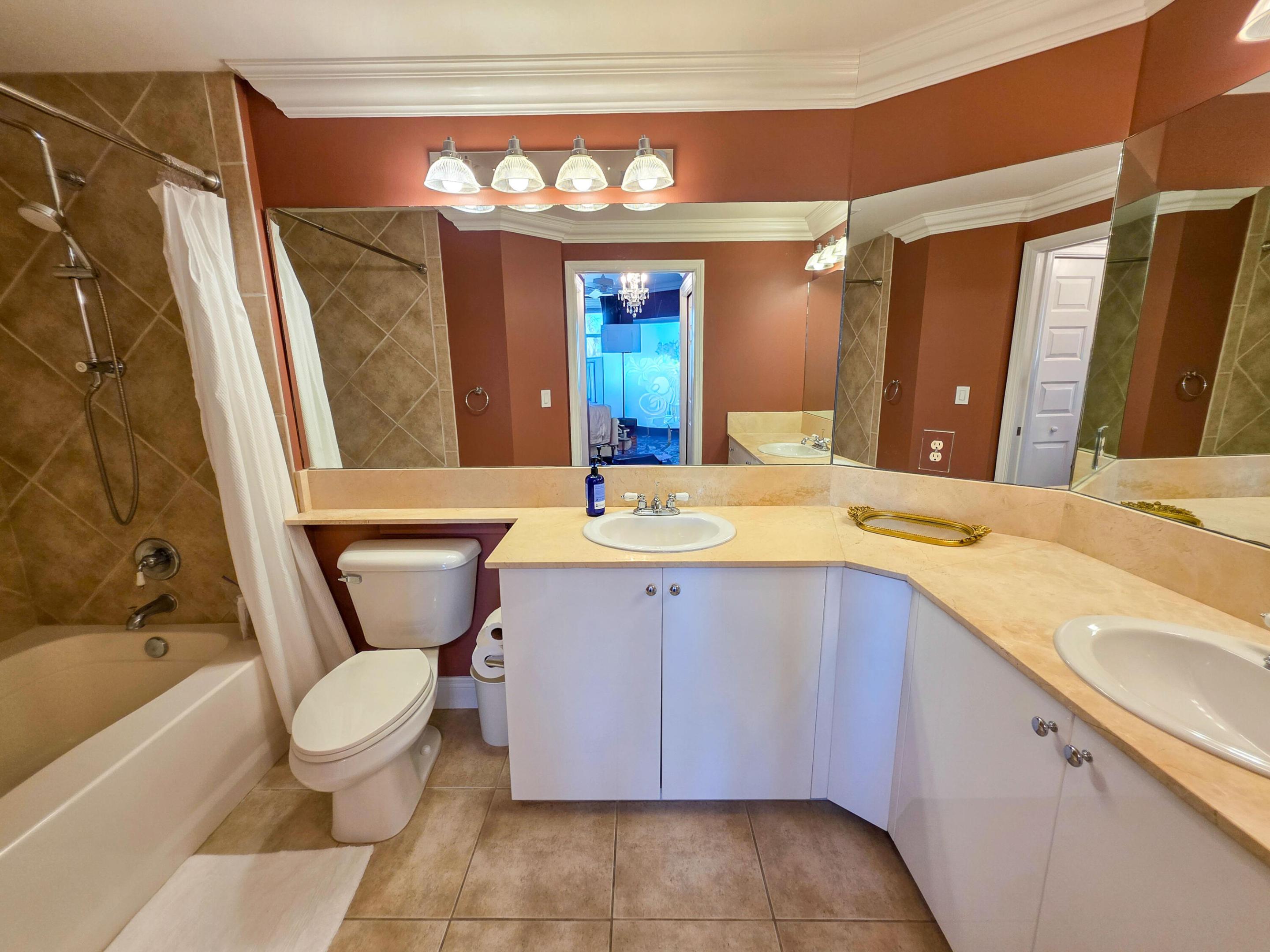 806 E Windward #323, Lantana FL 33462