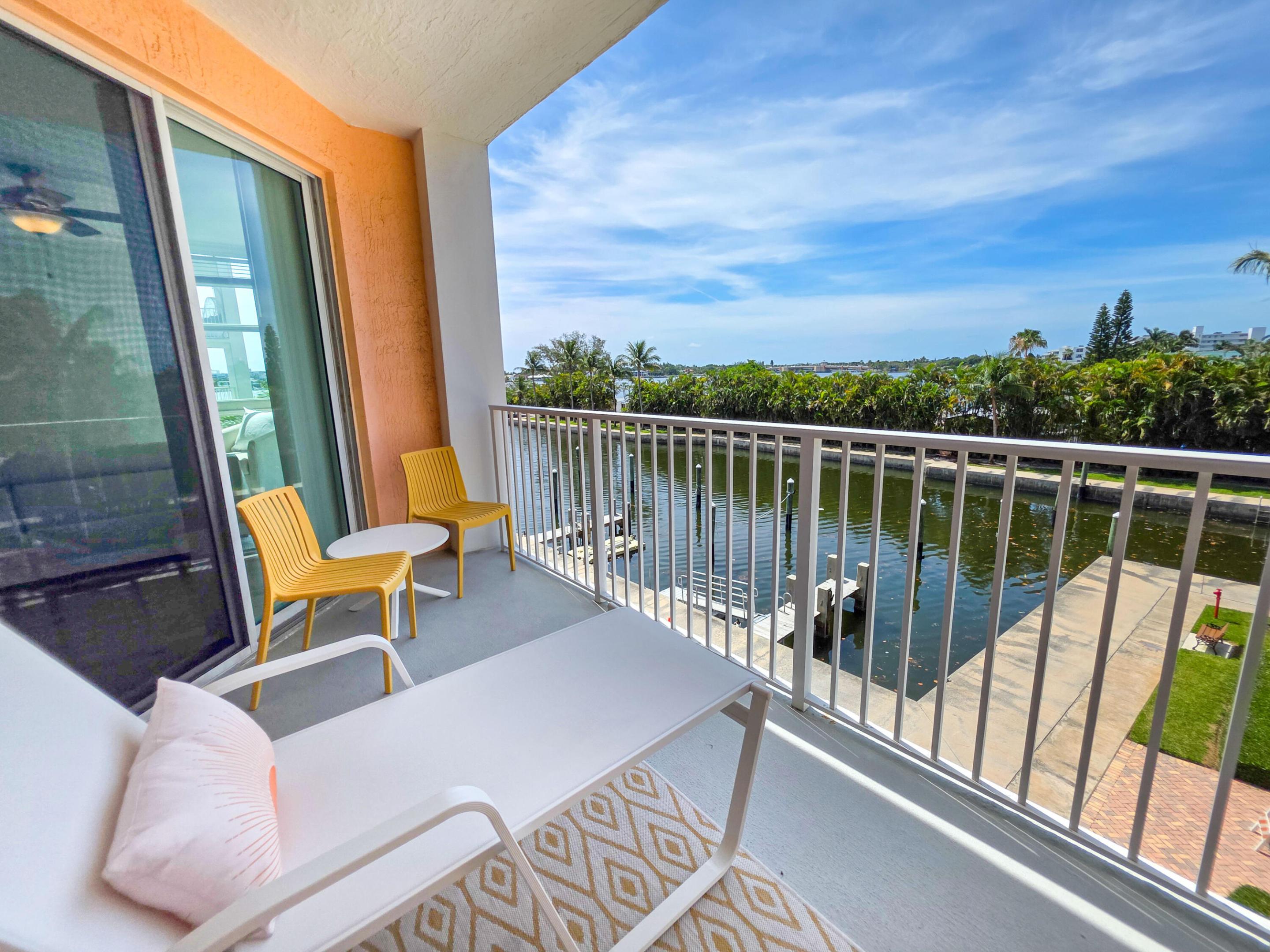 806 E Windward #323, Lantana FL 33462
