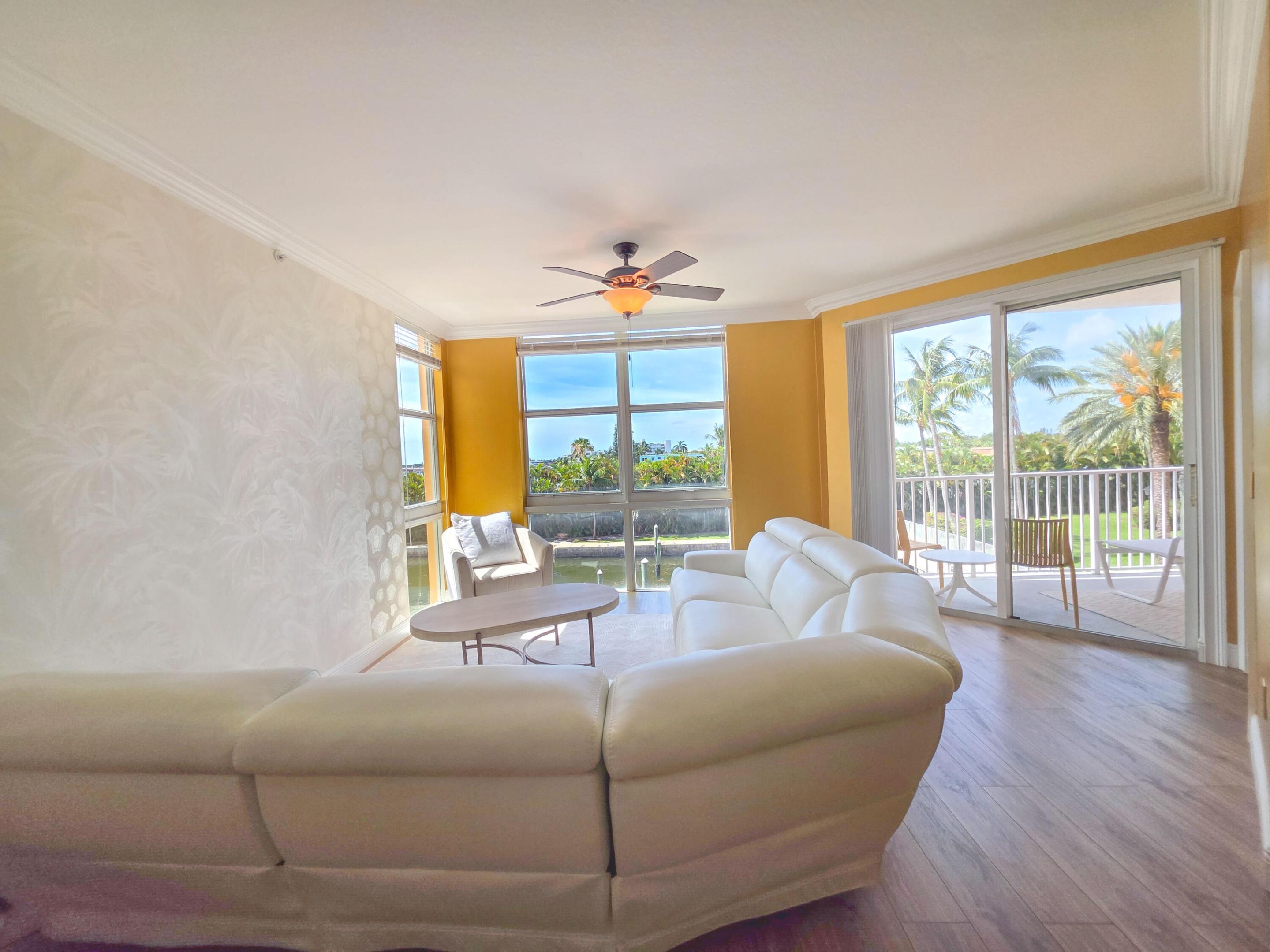 806 E Windward #323, Lantana FL 33462