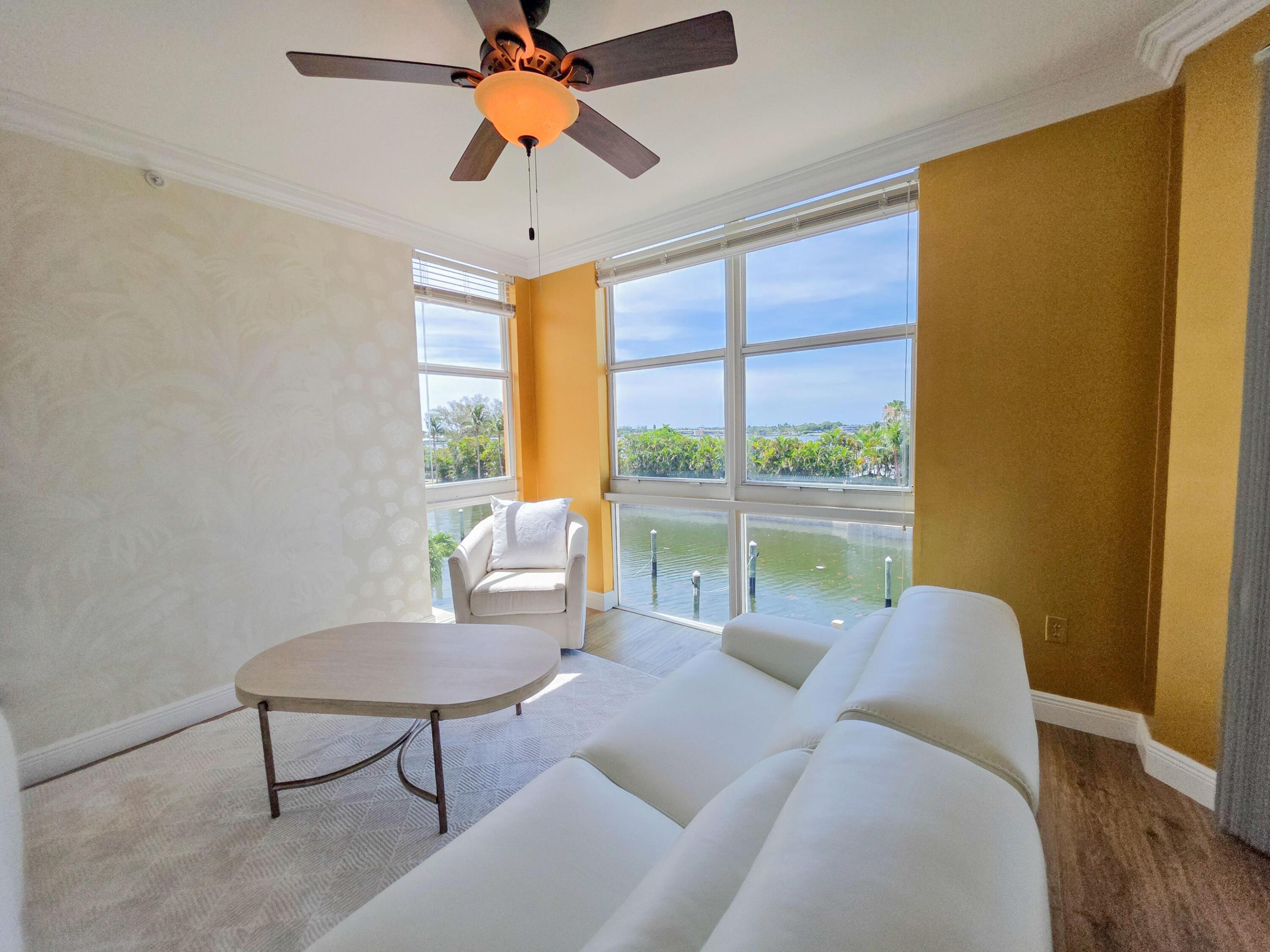 806 E Windward #323, Lantana FL 33462