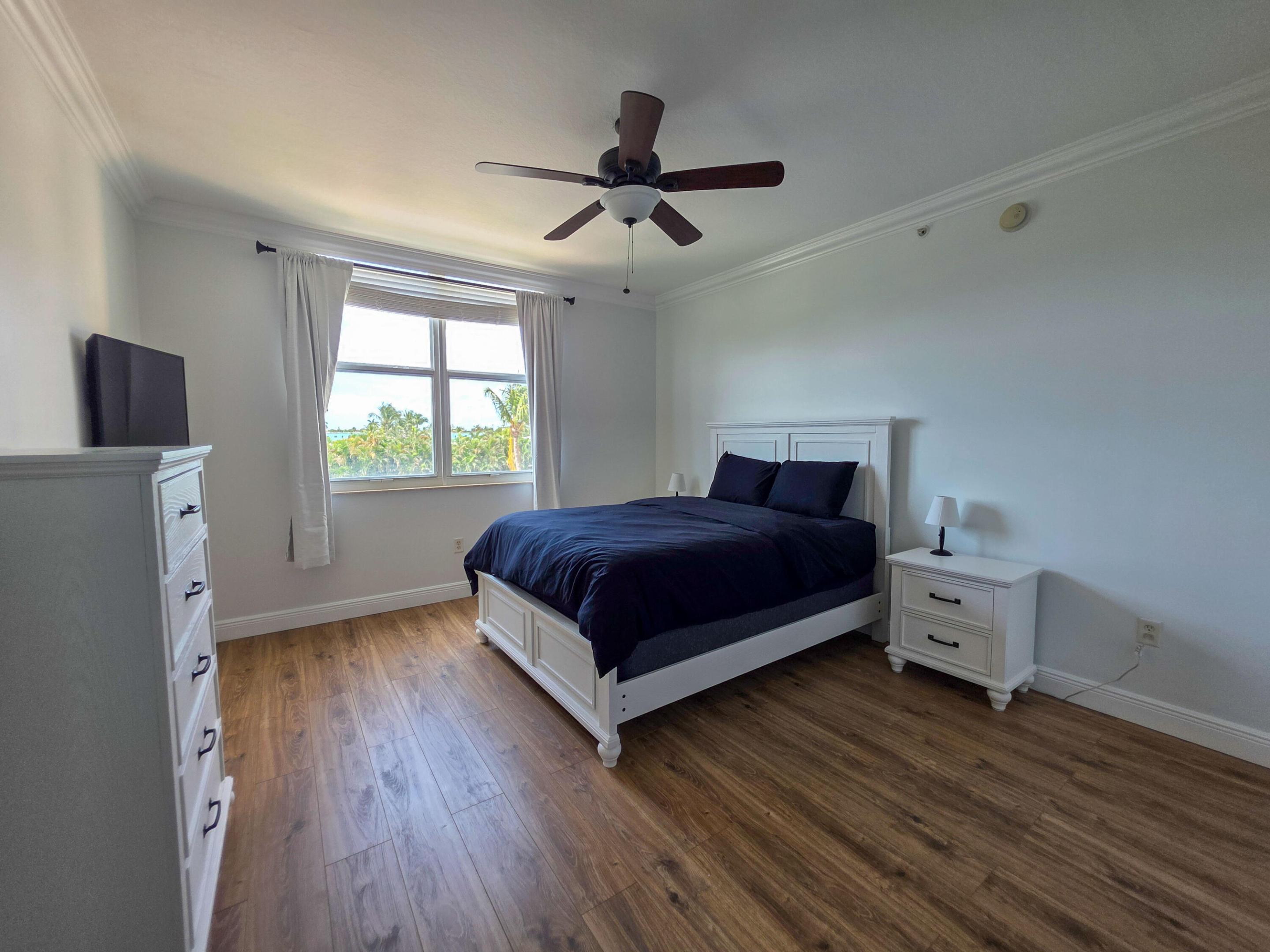 806 E Windward #323, Lantana FL 33462
