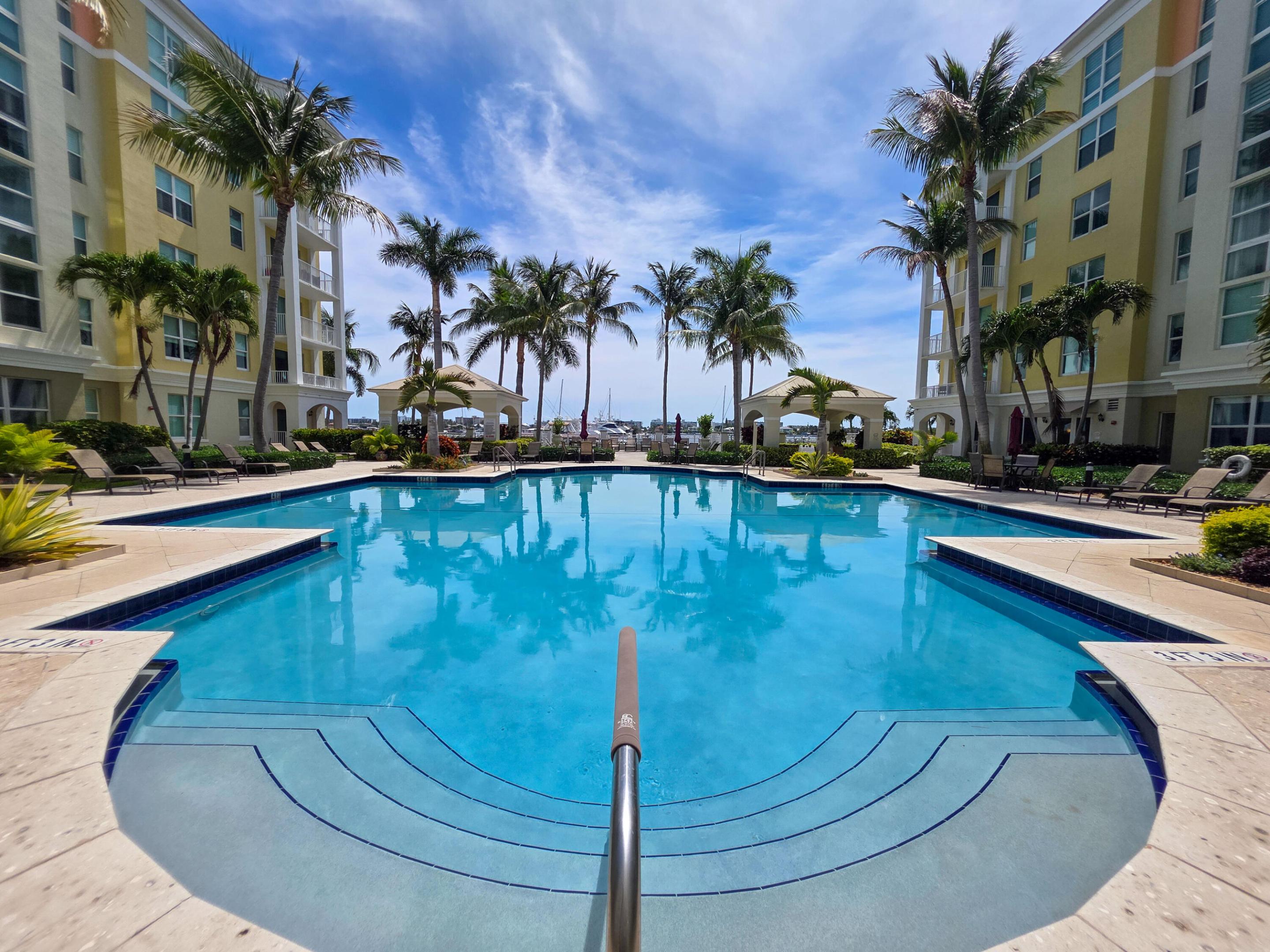 806 E Windward #323, Lantana FL 33462