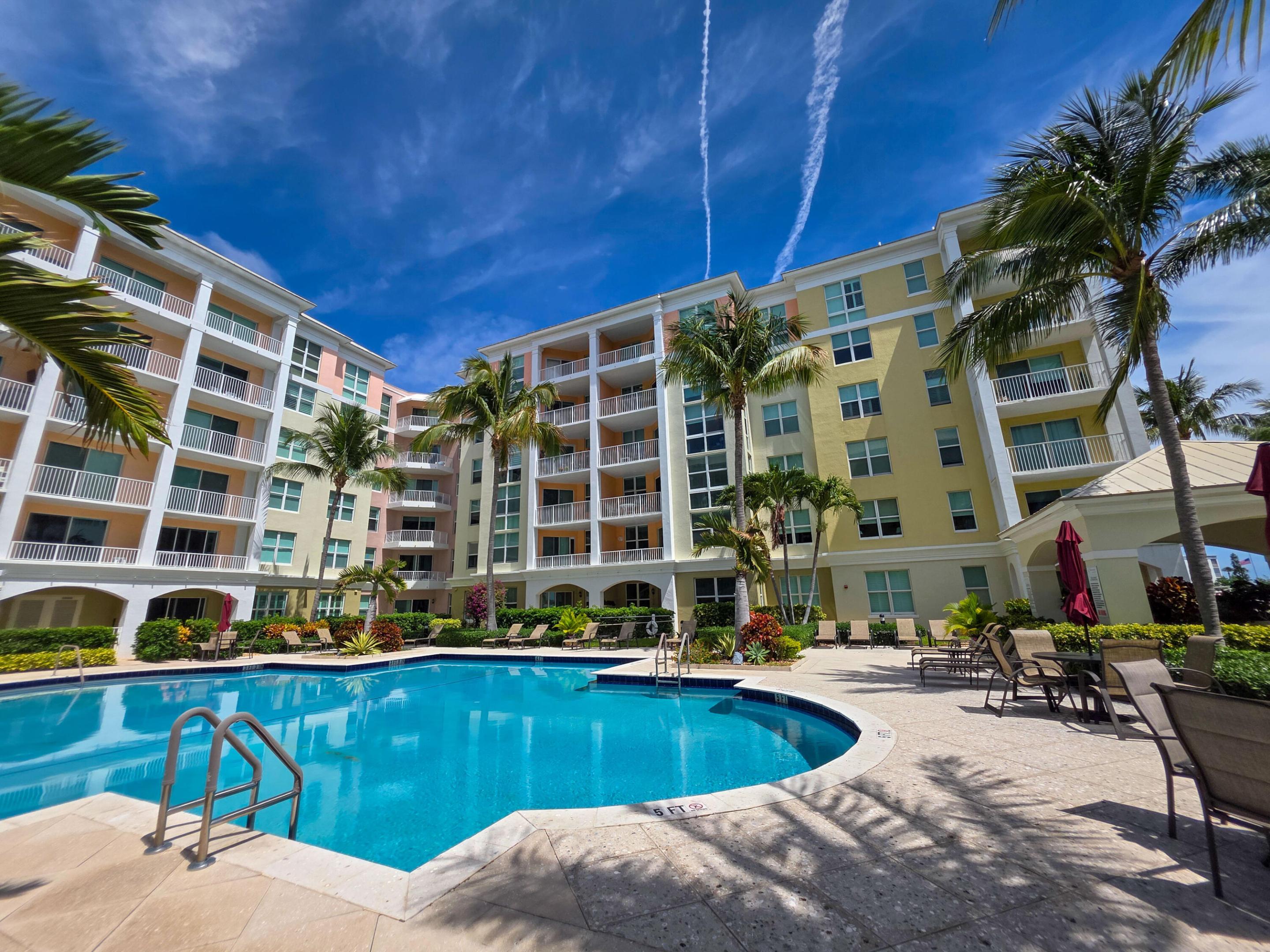 806 E Windward #323, Lantana FL 33462