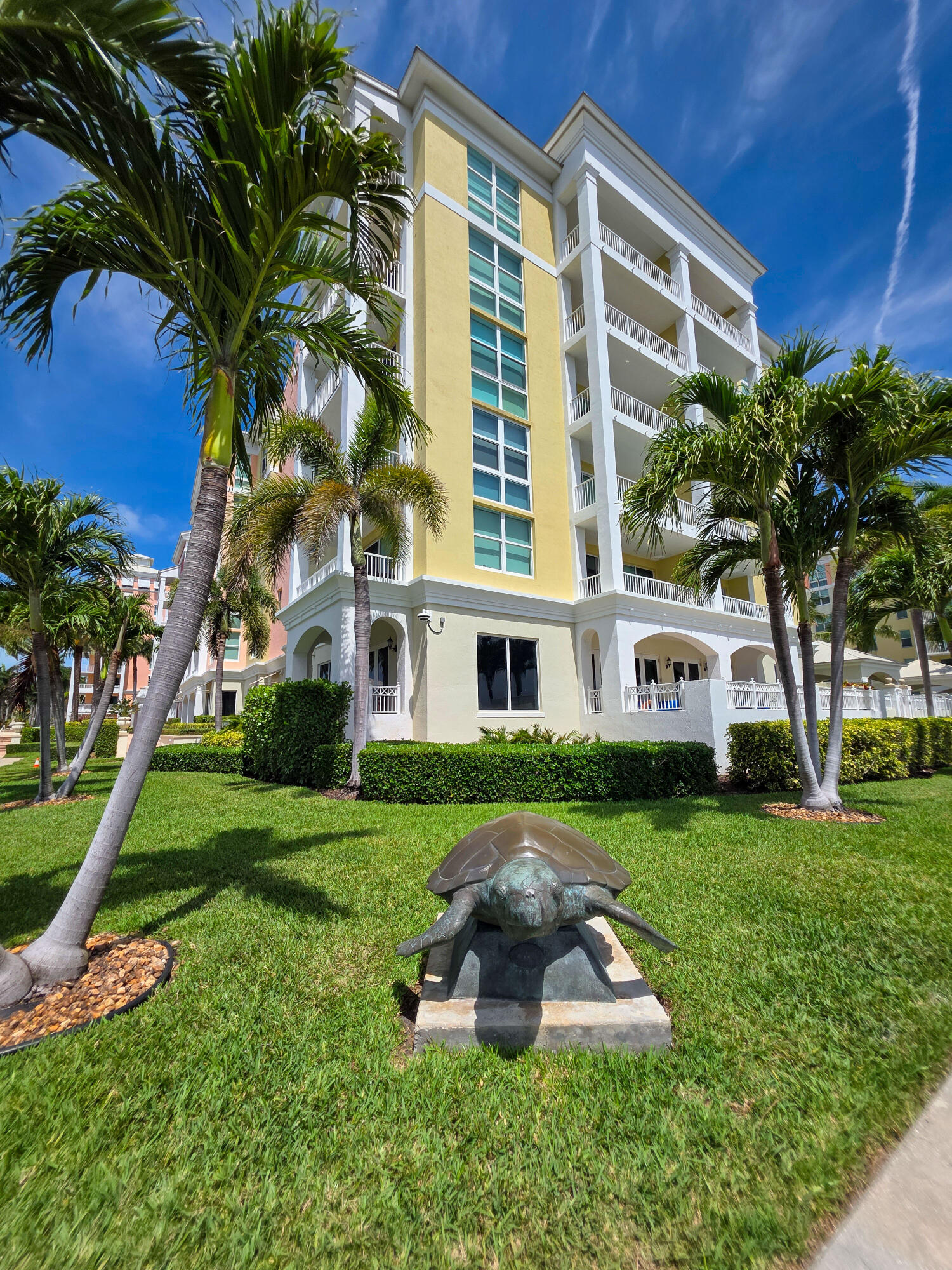 806 E Windward #323, Lantana FL 33462