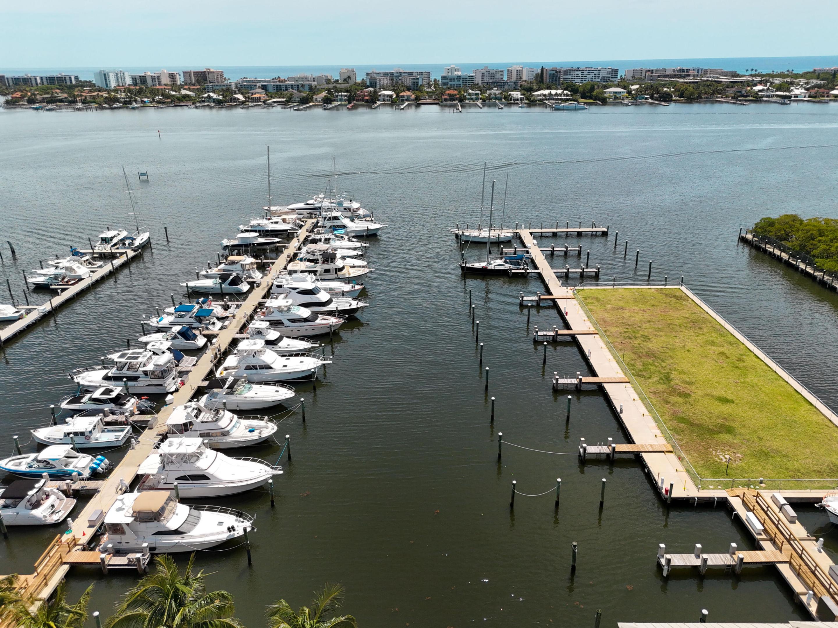 806 E Windward #323, Lantana FL 33462
