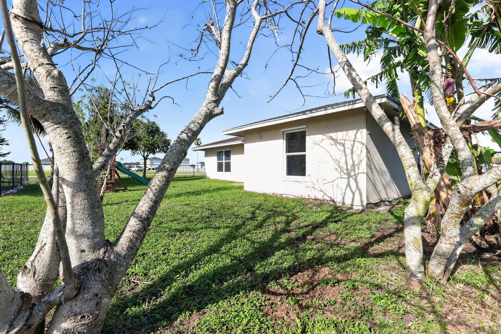 138 Dabou, Belle Glade FL 33430