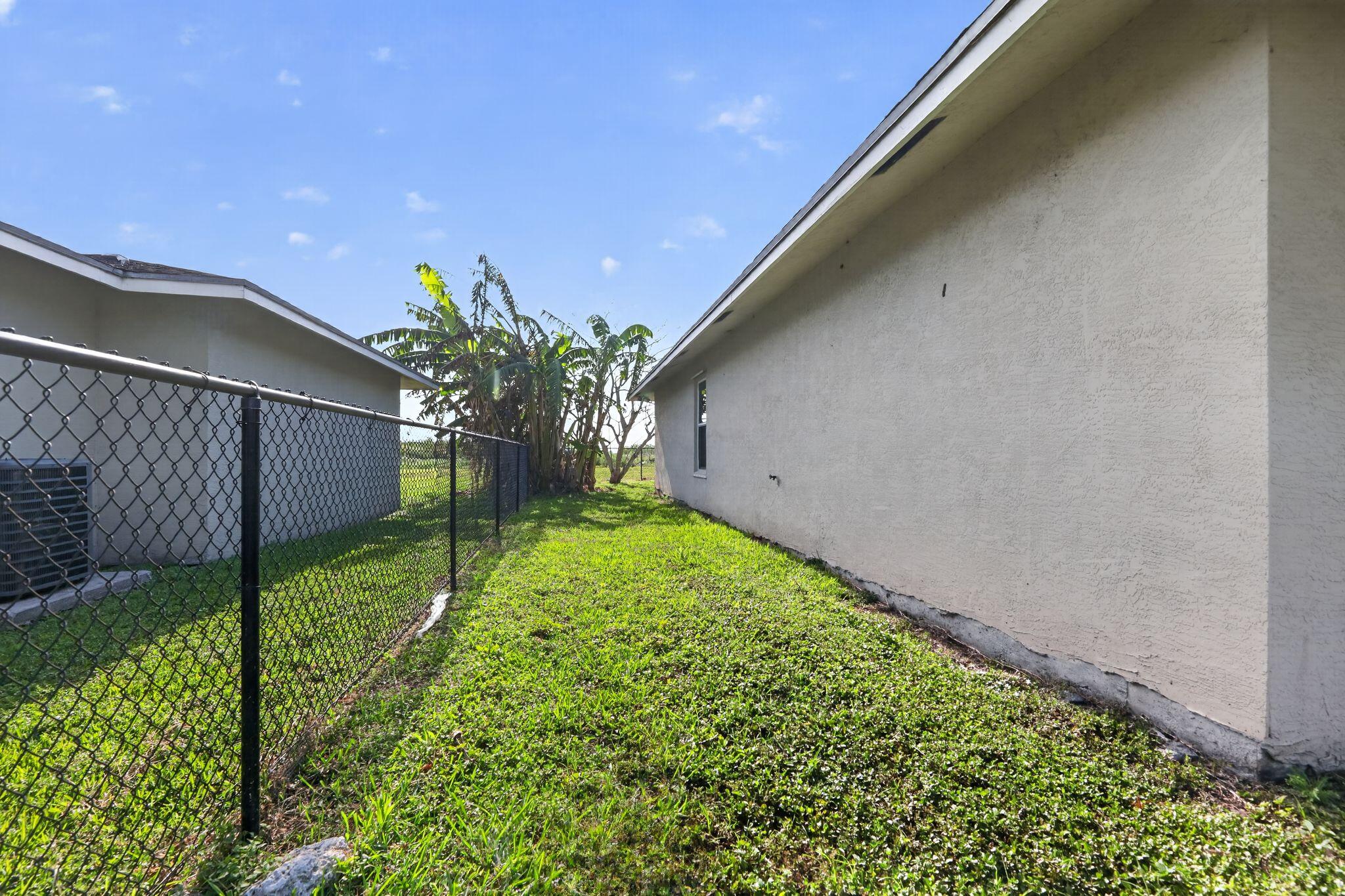 138 Dabou, Belle Glade FL 33430
