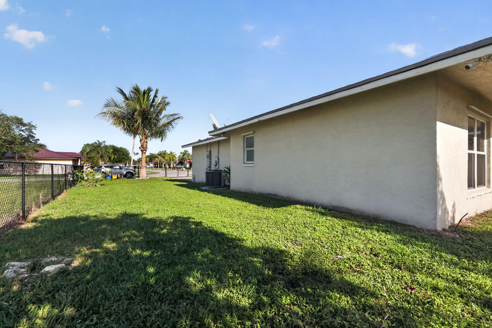 138 Dabou, Belle Glade FL 33430