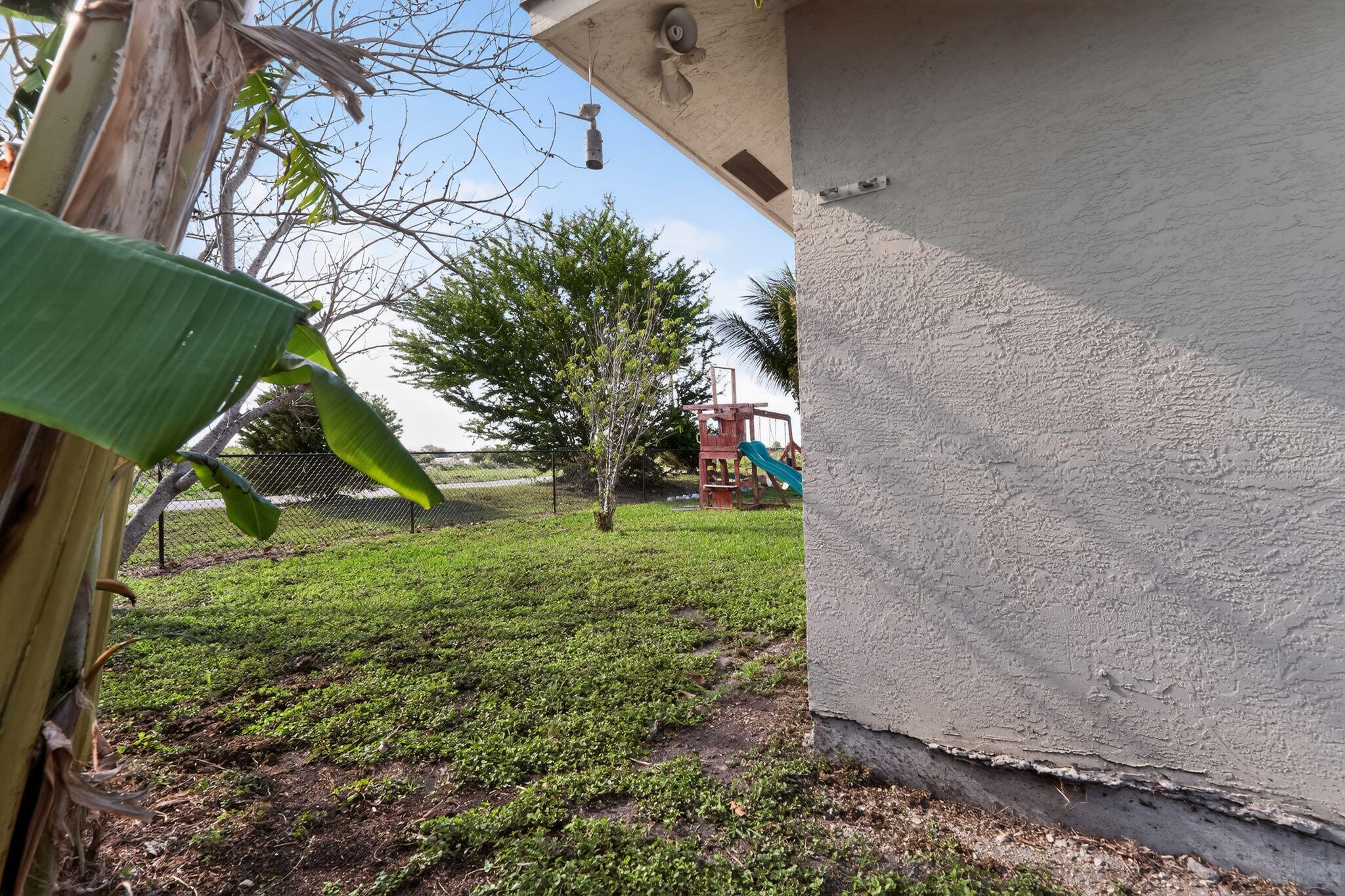 138 Dabou, Belle Glade FL 33430